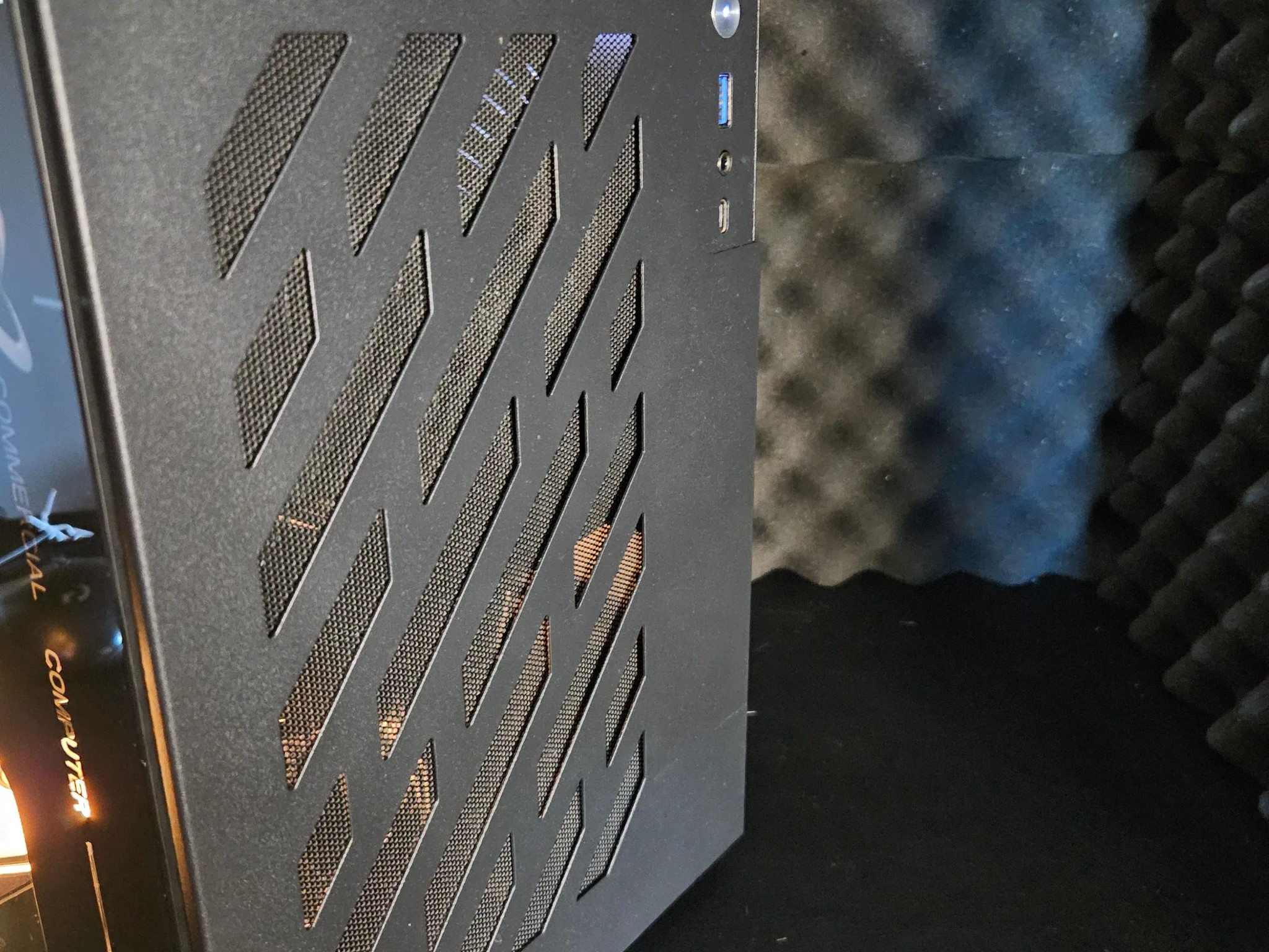 Scratch sale!! Portable liquid cooled RIG Ryzen 7 7800X3D / 32GB / 2TB SSD / RTX3060