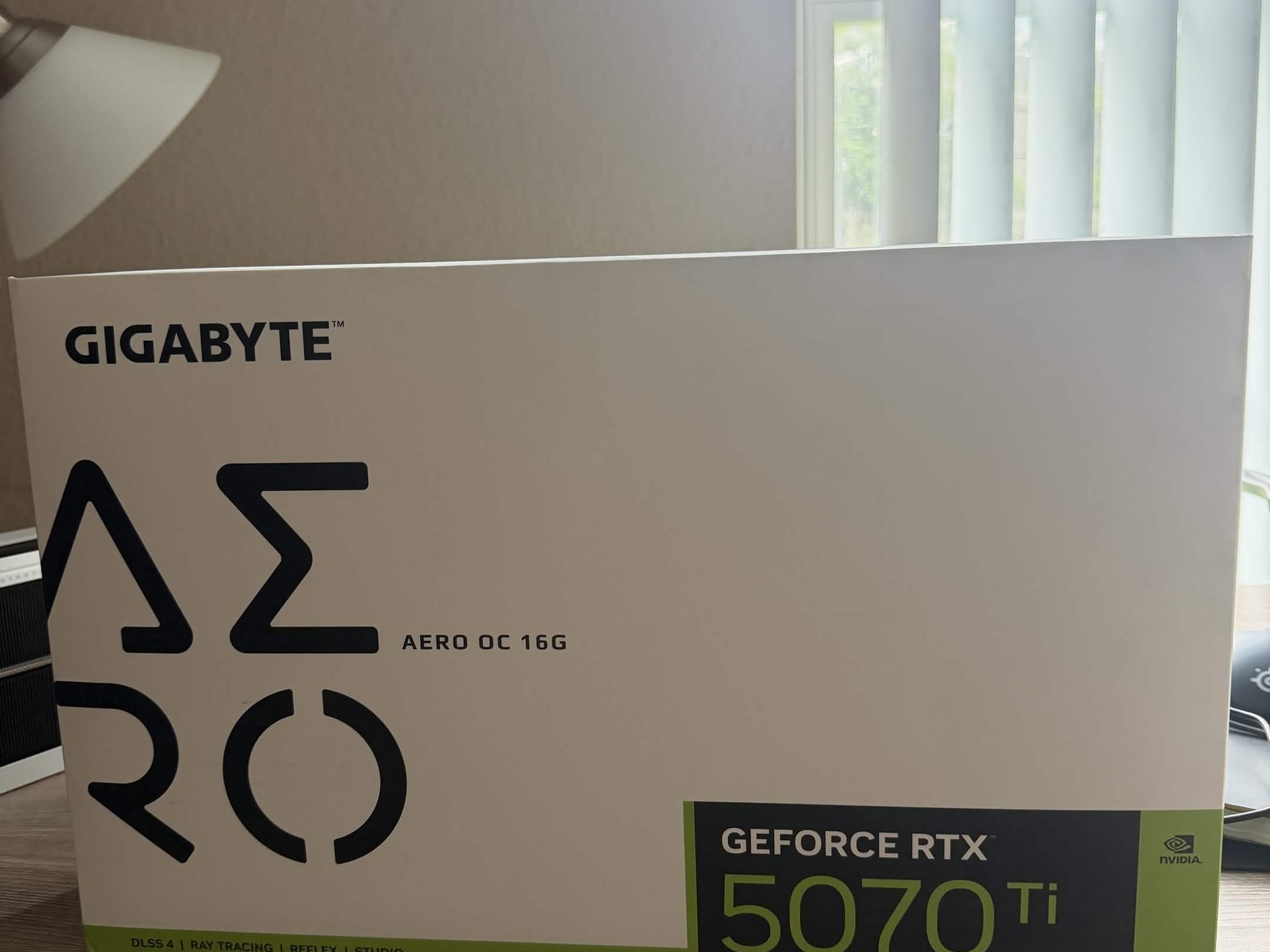 Gigabyte 5070 ti aero oc