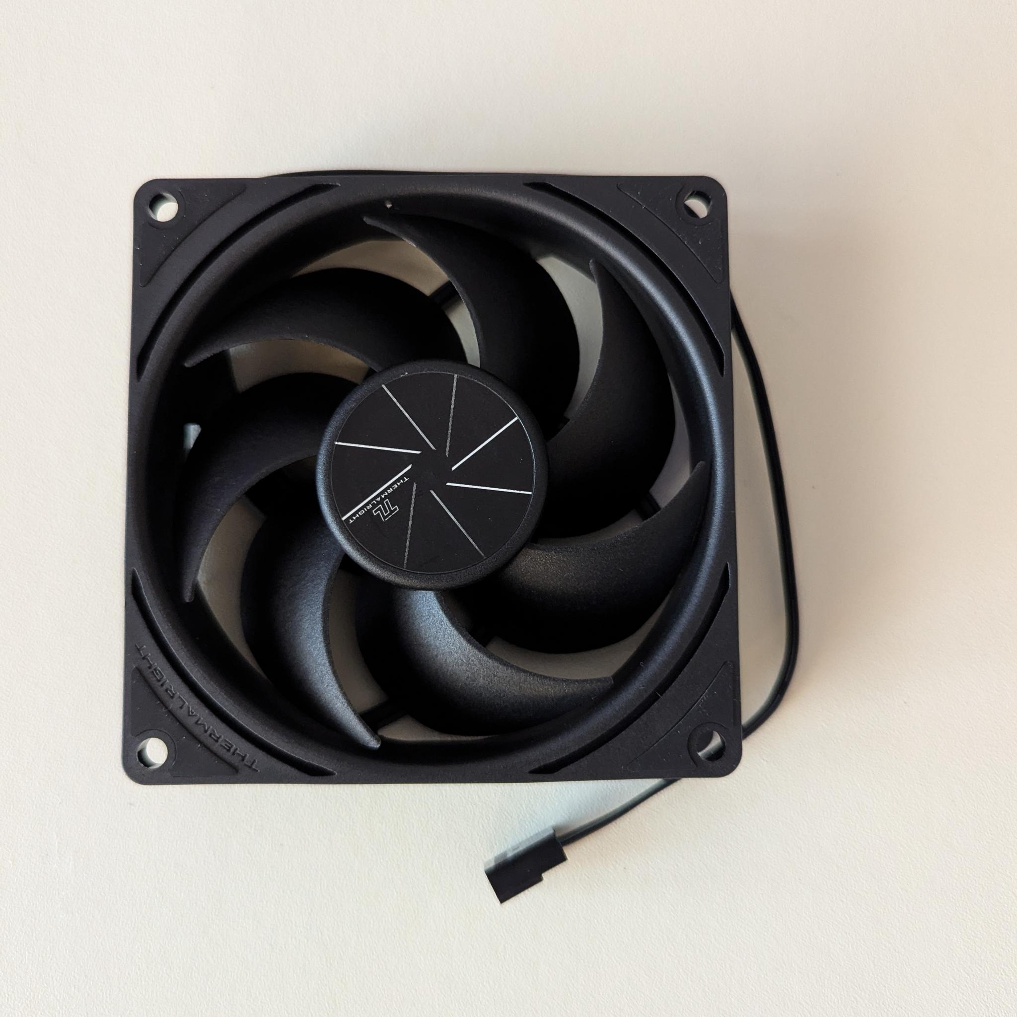 Super Flower MEGACOOL 120mm fan, Triple-Pack + Noctua NF-P12 + Thermalright TL-P9 92mm Case Fan