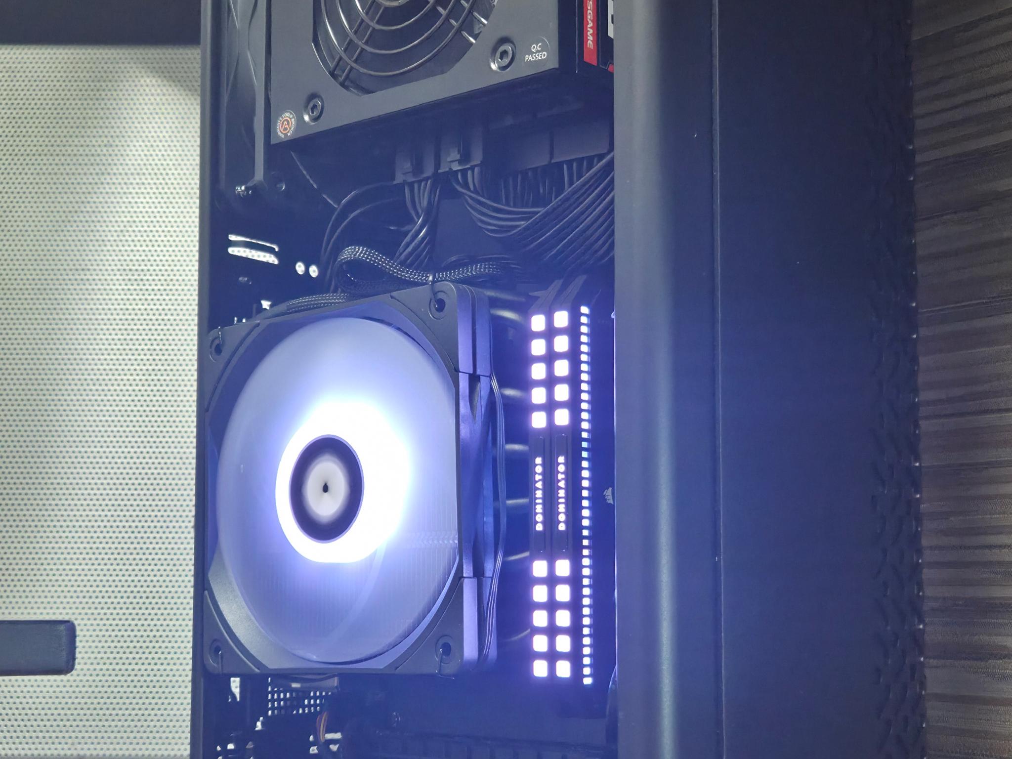 UDGX Shadowstrike RX 6800 - ARGB Stealth ITX