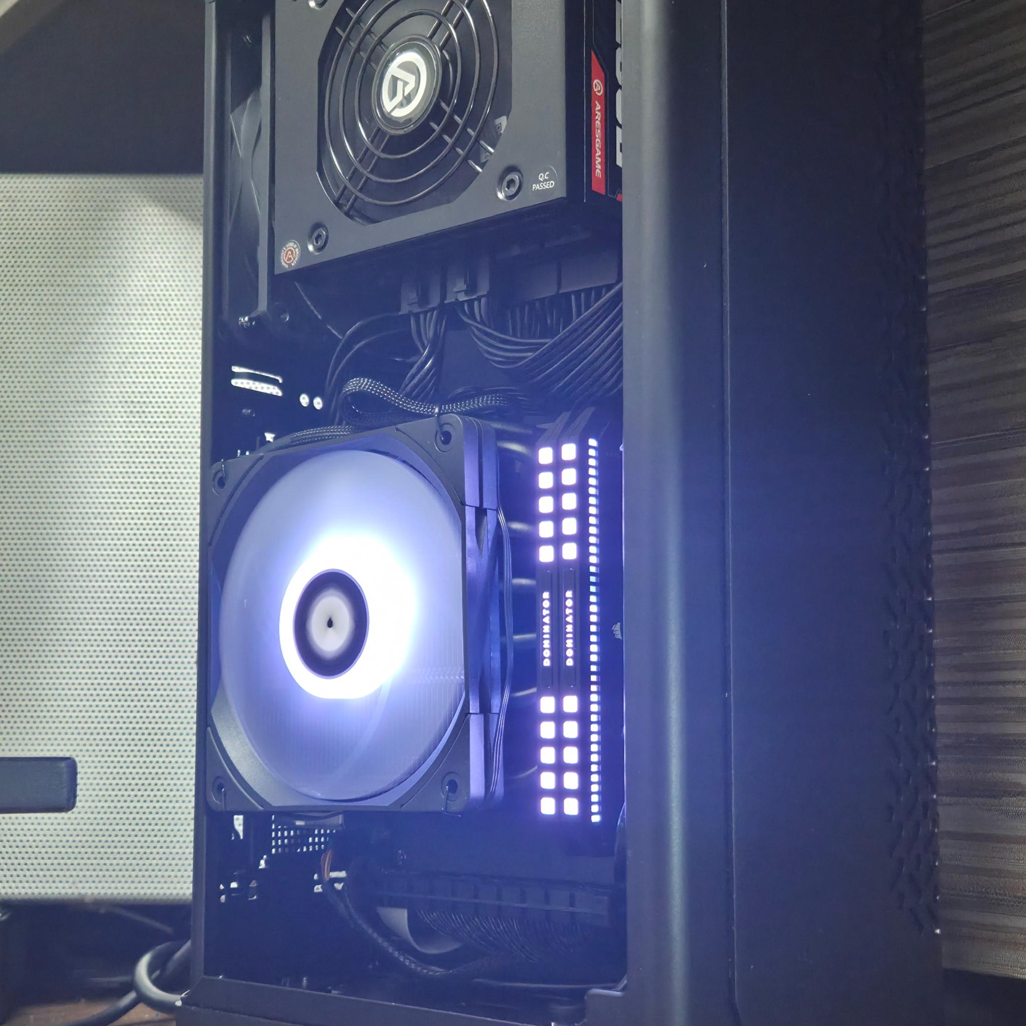 UDGX Shadowstrike RX 6800 - ARGB Stealth ITX