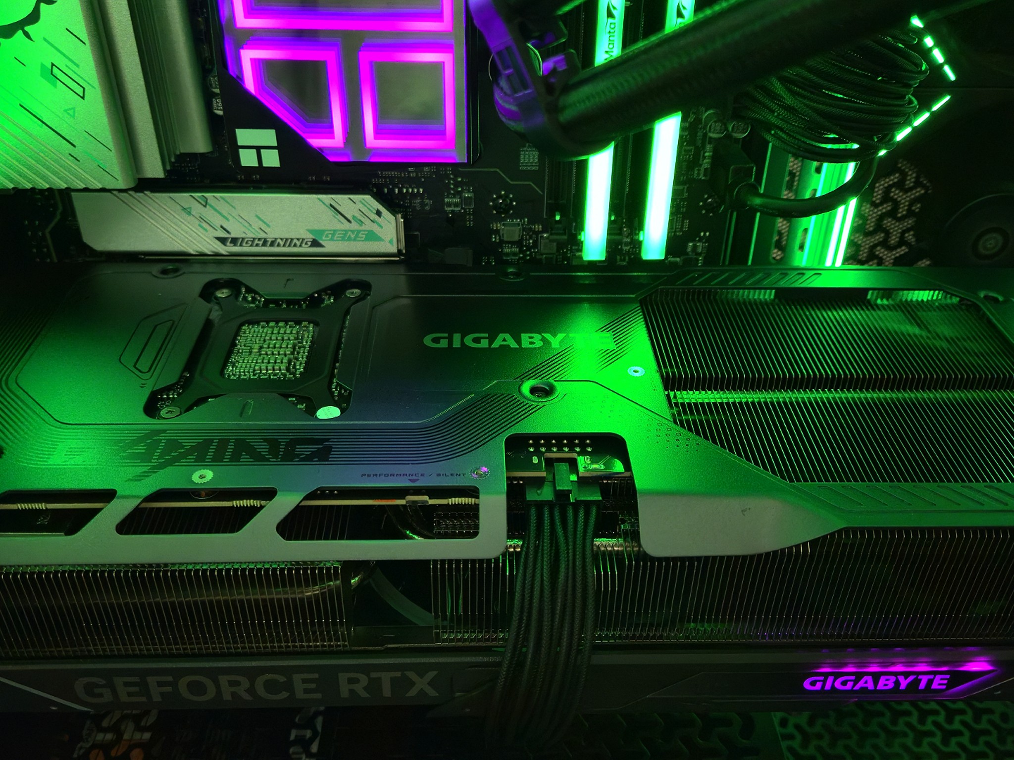 9800X3D - RTX 5070 Ti OC - 32GB DDR5 6000 - 2TB Gen4 NVMe - Custom