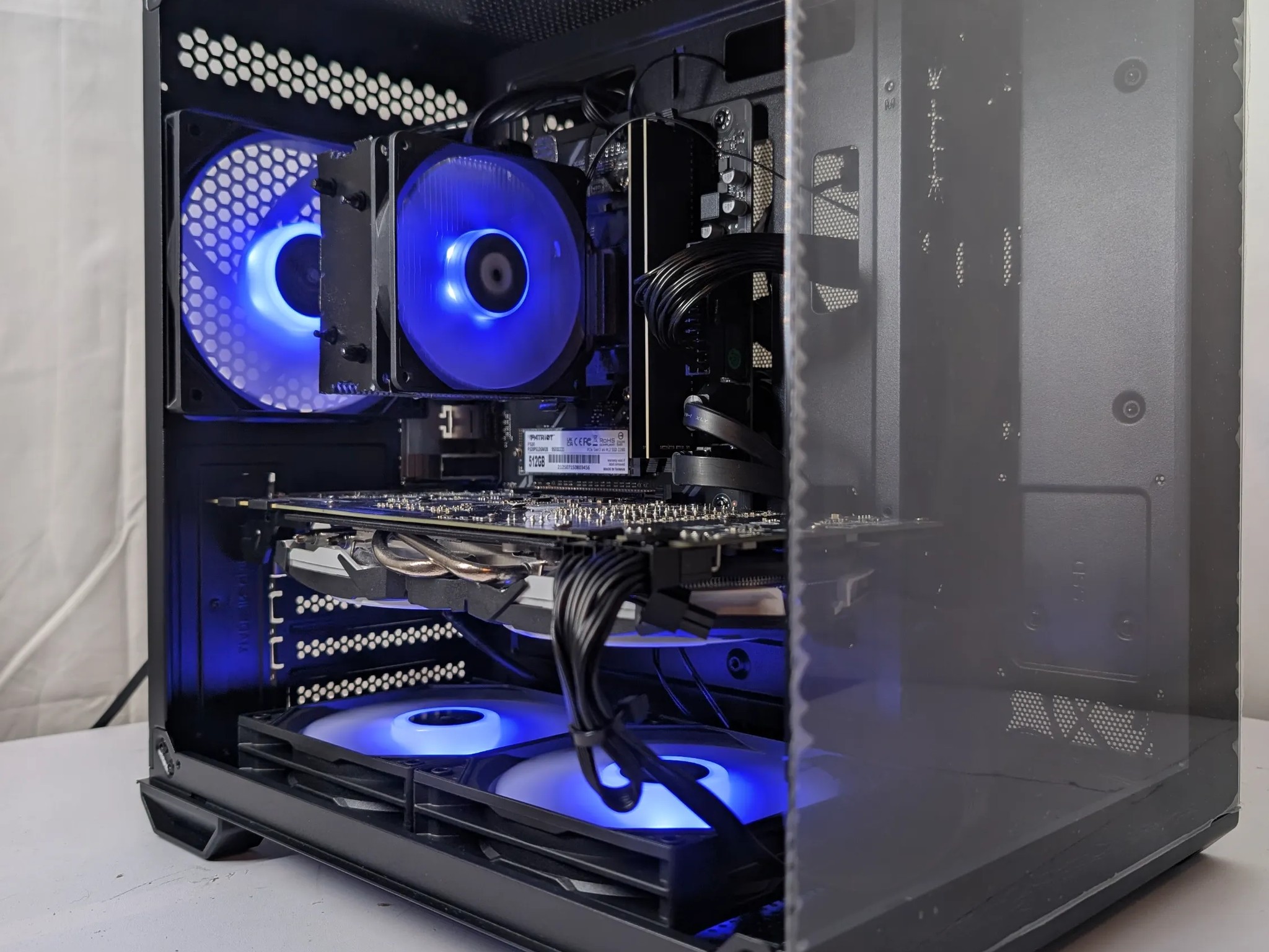 GTX 1070 TI | RYZEN 5 2600X | 16 GB DDR4| 500GB NVME