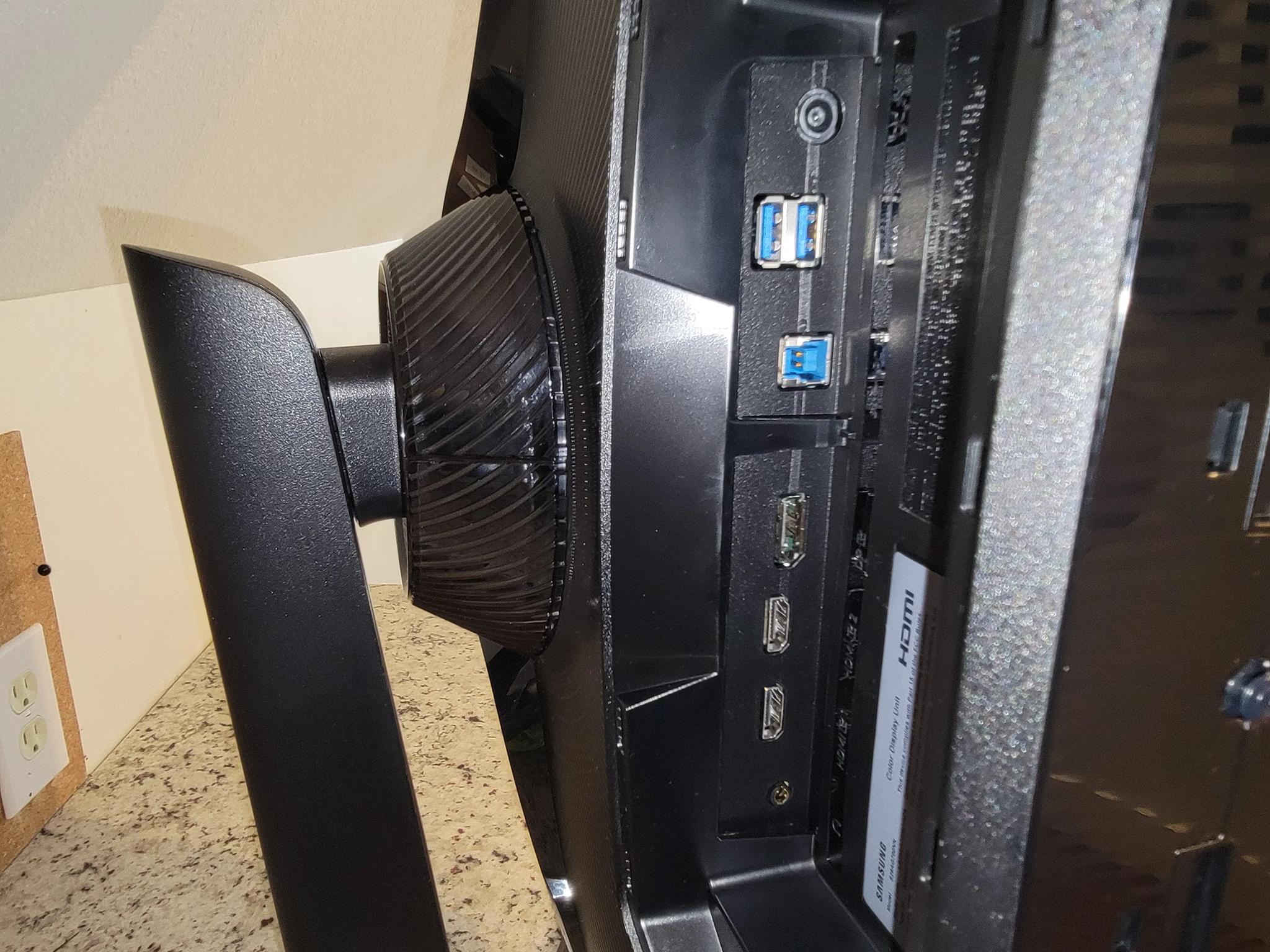 4k 144hz Samsung G7 28" Flat Monitor