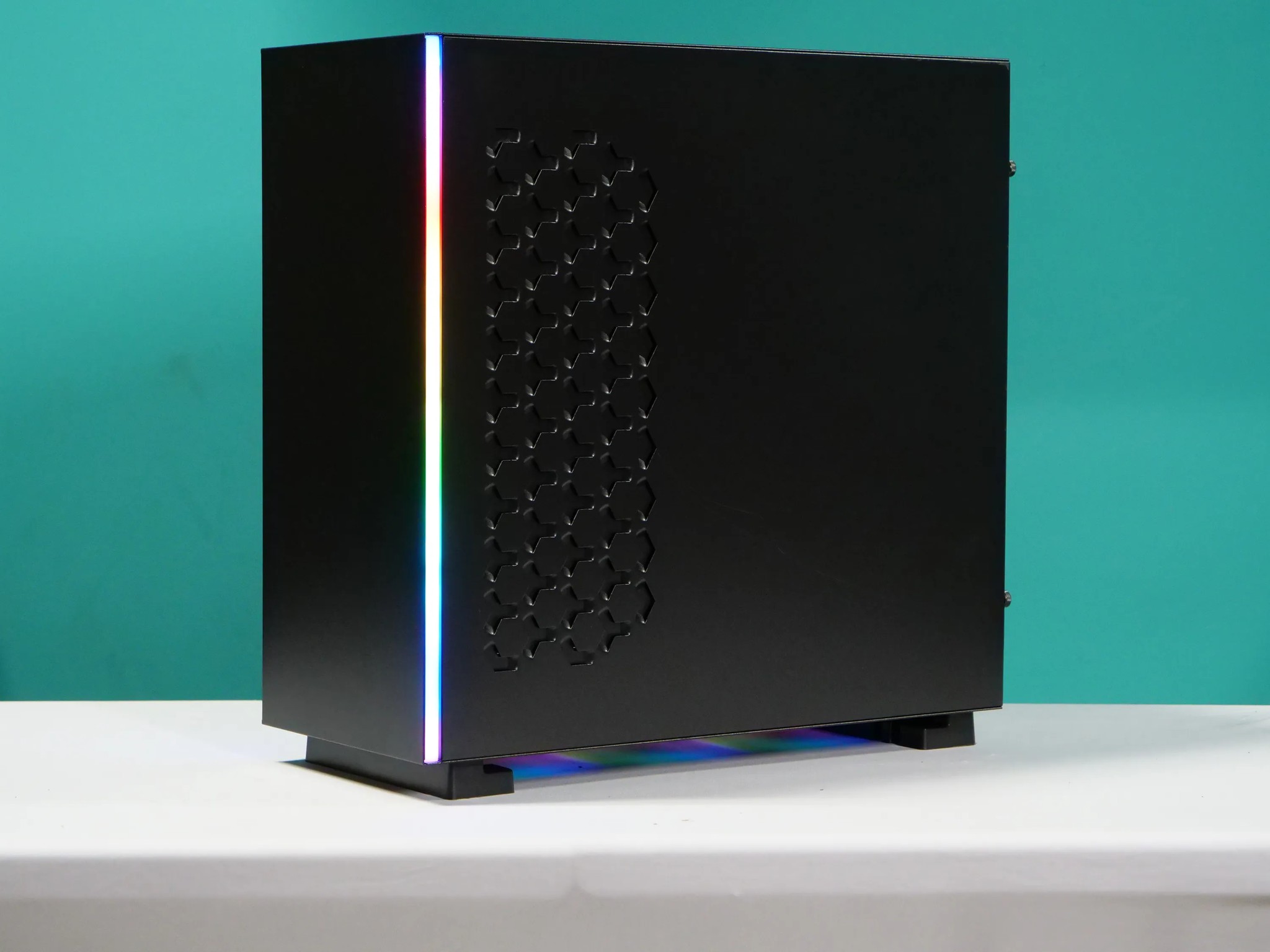 UCW Ready to Play X99 "Monolith" Build (Xeon E5-2620V4+ GTX 980 TI 6GB + 32gb RAM)
