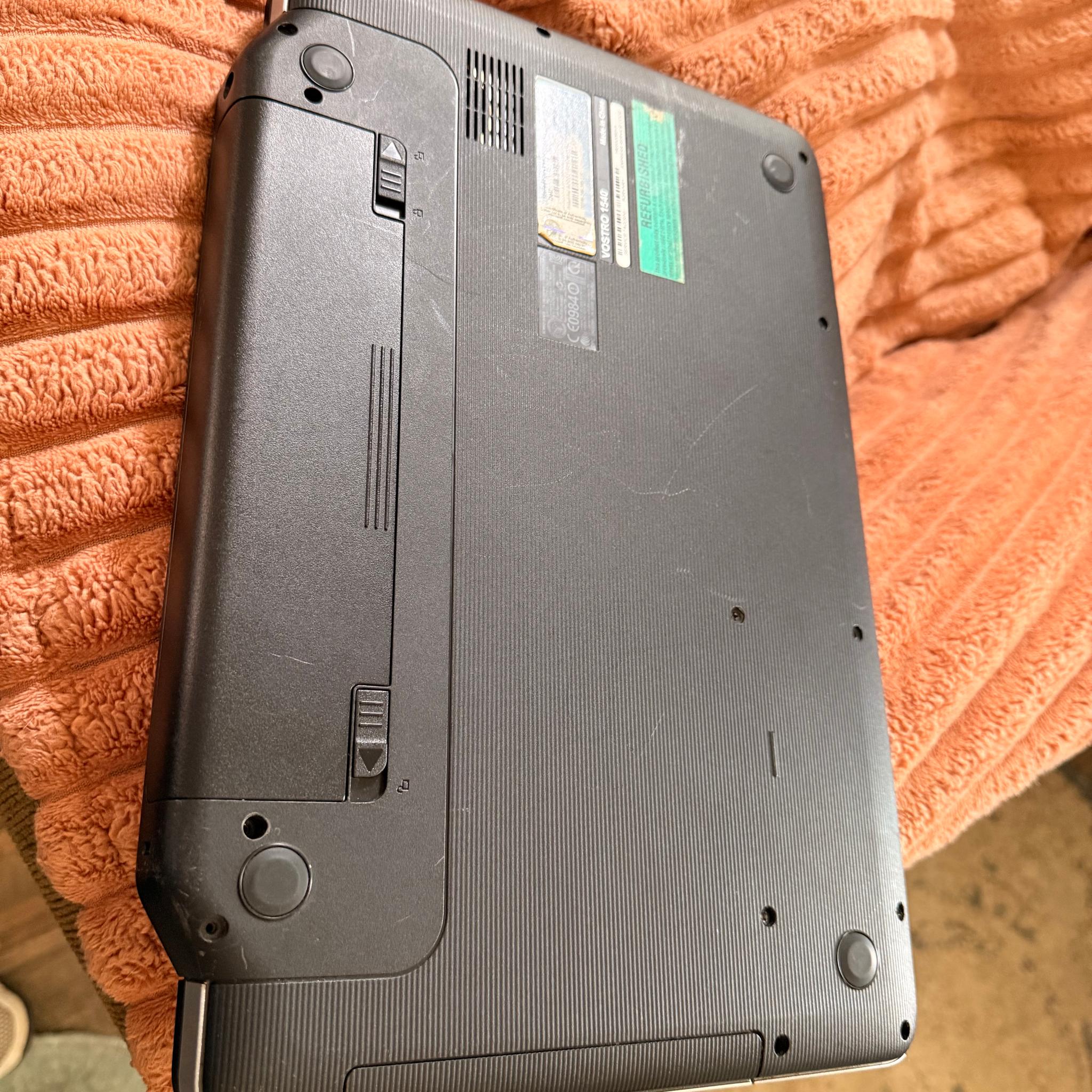 Dell Vostro 1540 - Older i7 Beast - great for general purpose computing