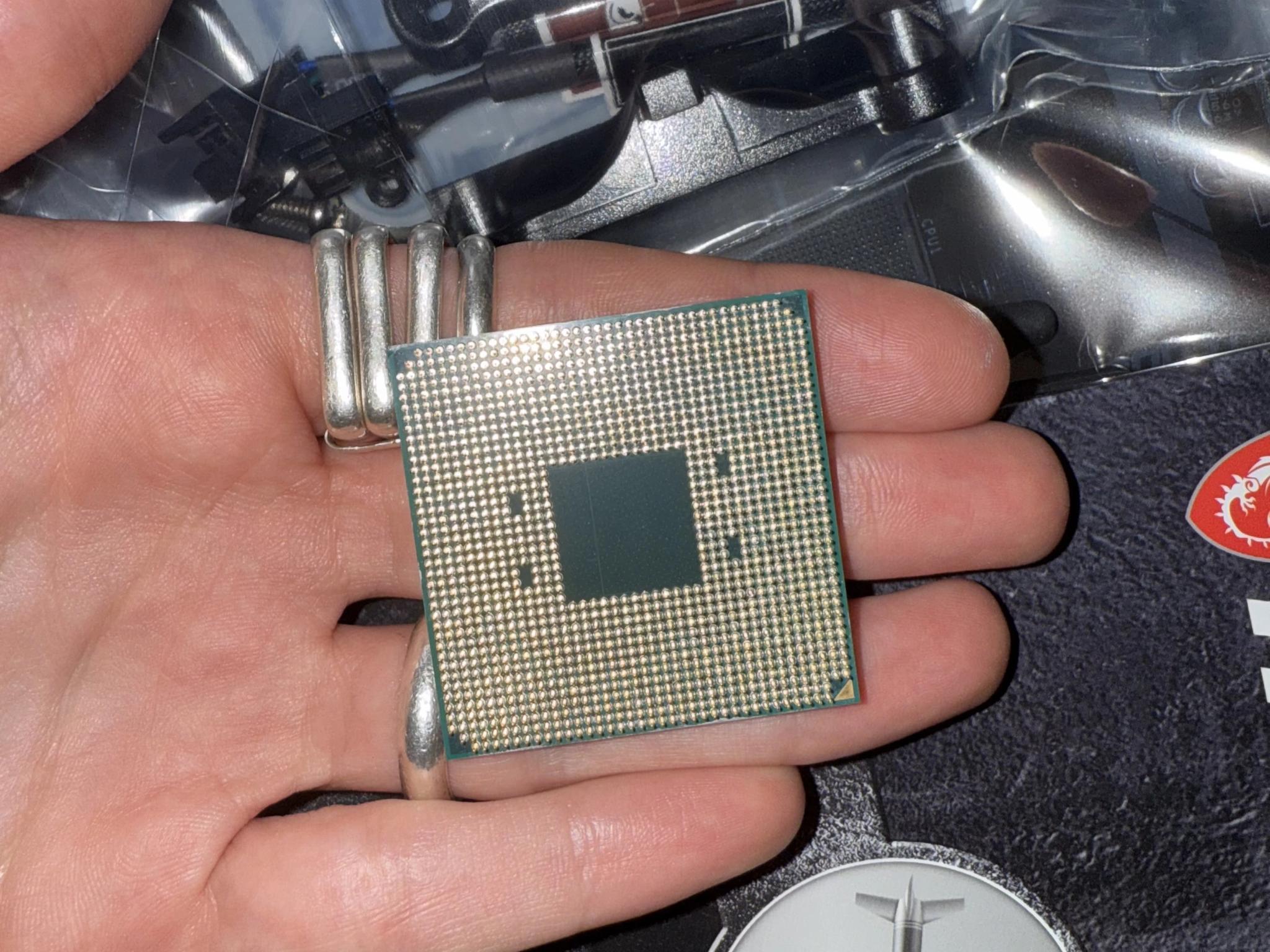 5600X3D 6 core 96MB L3 cache AM4 processor 4.4 GHz BOOSTCLOCK