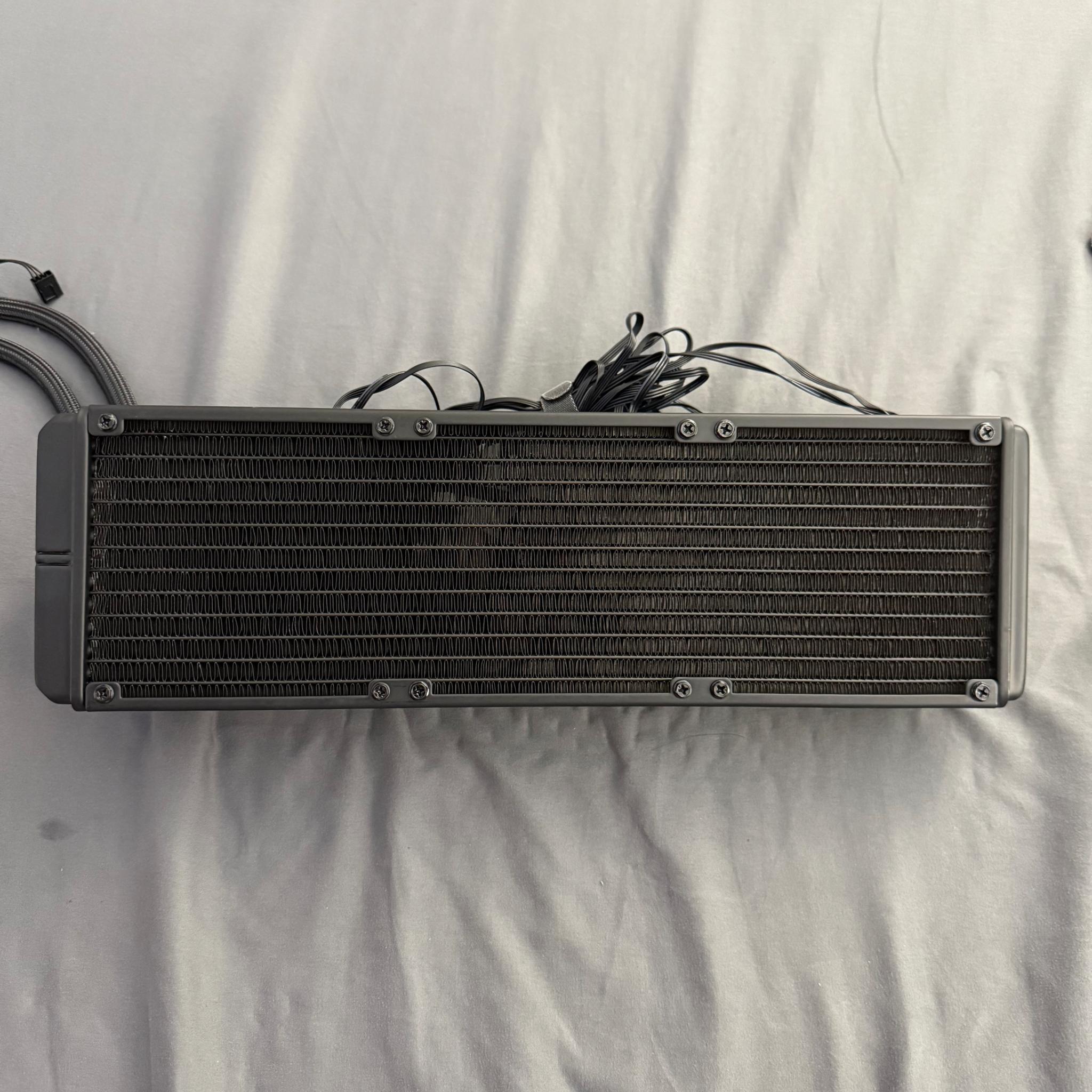Skytech 360 AIO CPU Cooler Like New, LGA 1700 Bracket