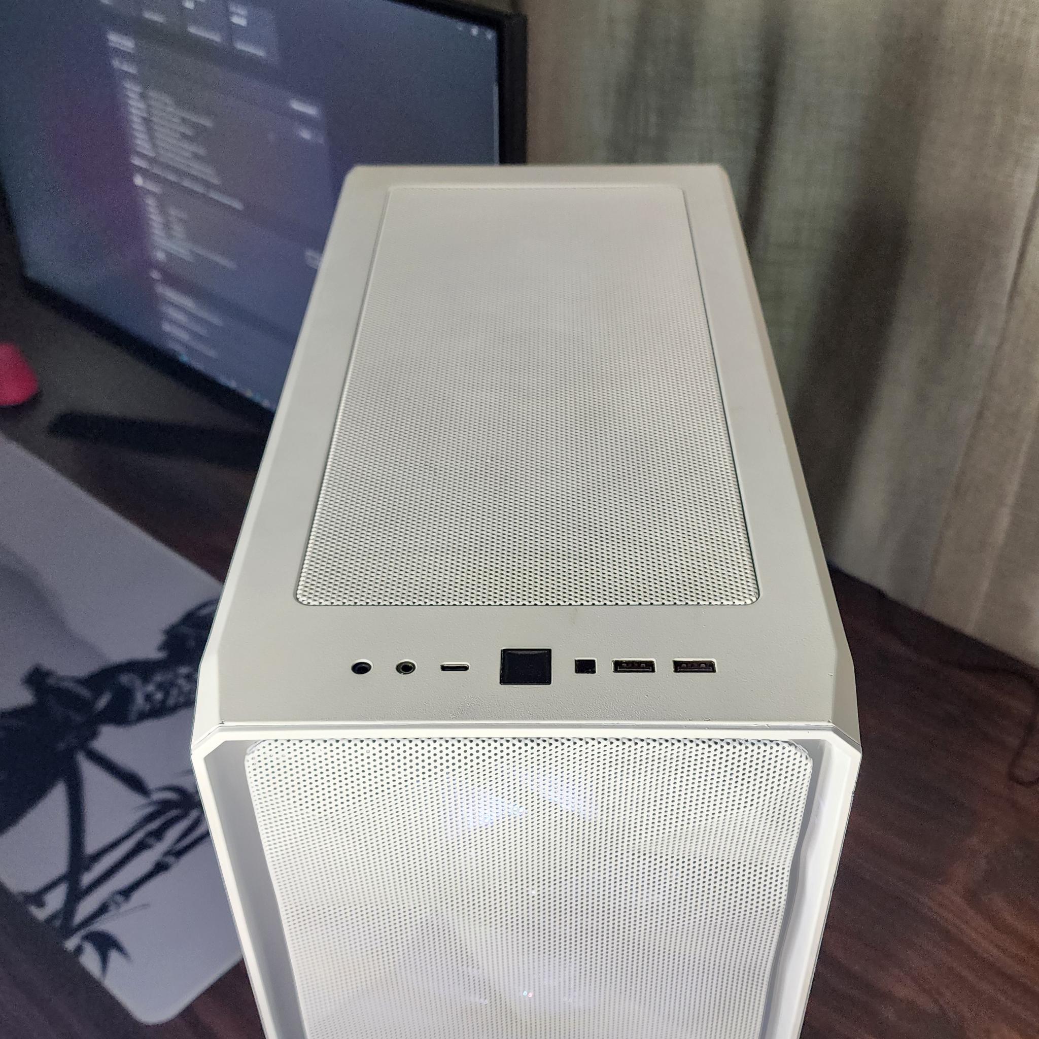 Gaming PC Ryzen 7 5800XT RTX 5060 8GB 32GB RAM 500GB NVMe WiFi
