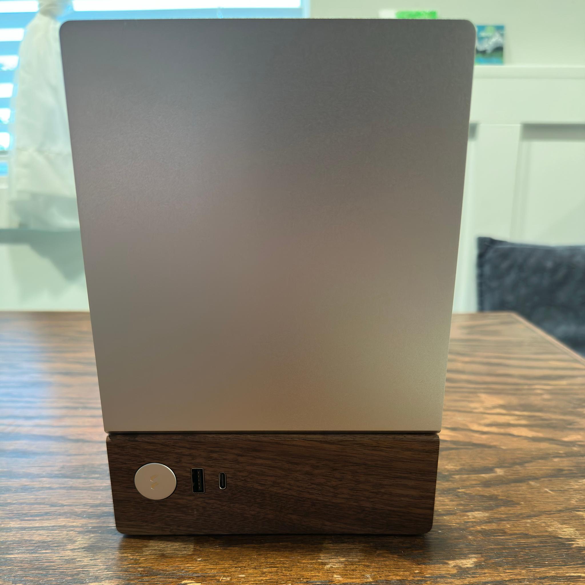 RTX 4070TI Super X Ryzen 7 7800X3D SFF PC