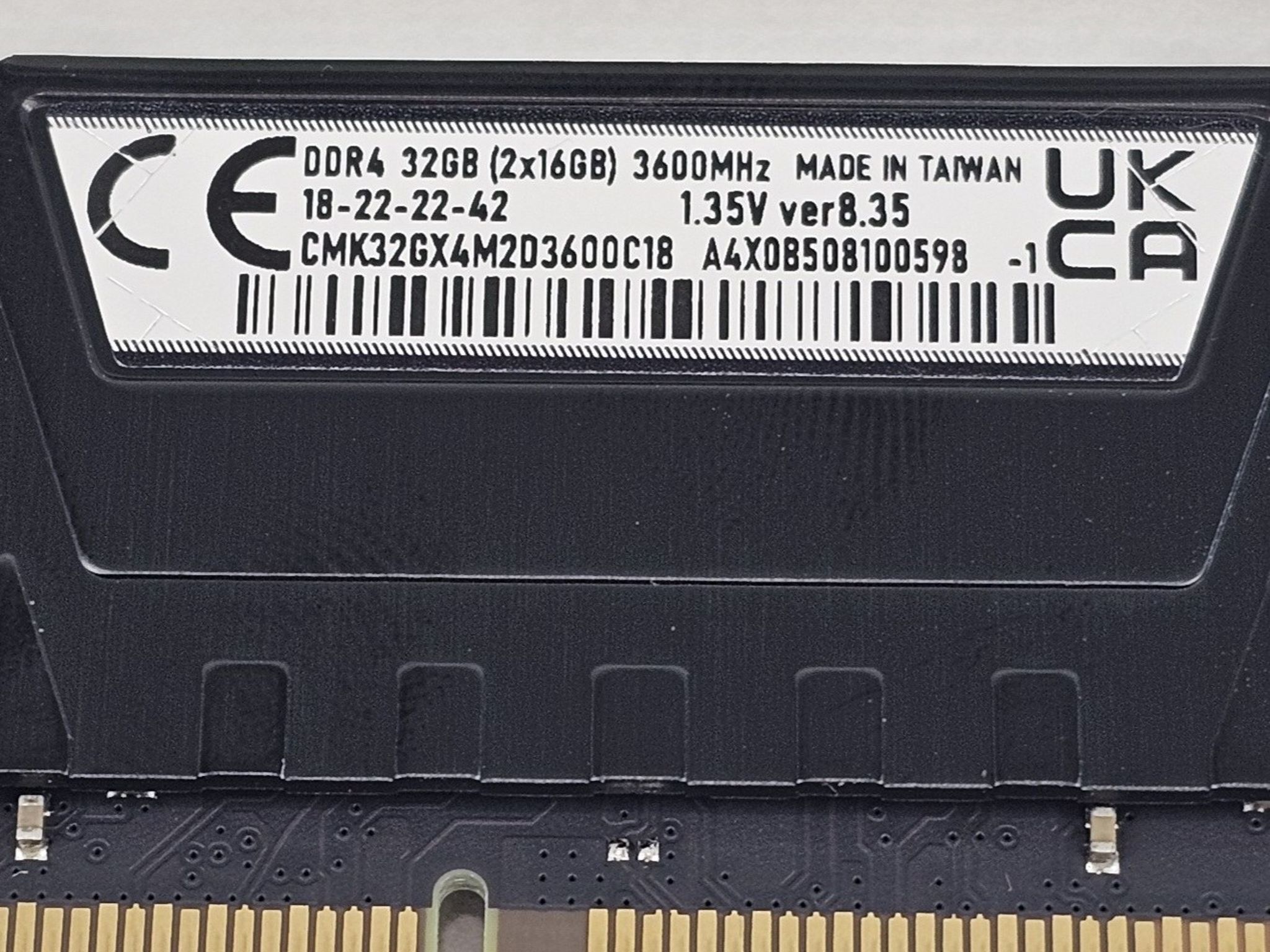 32GB DDR4 (2x16GB) CL18 3600MT/s Corsair Vengeance LPX