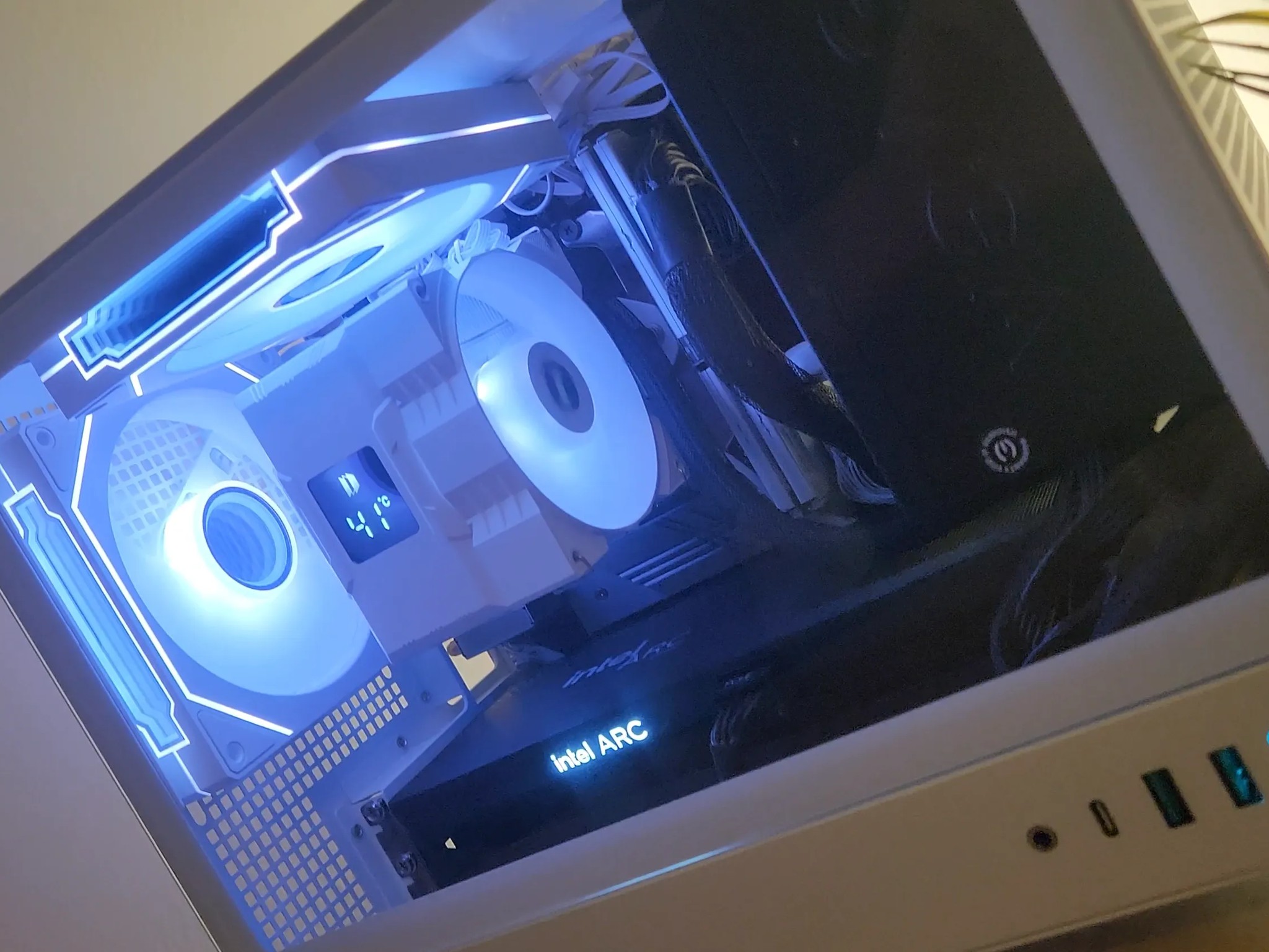 🎮 Small But Mighty – 5800X3D + Arc B580 ITX Build, Game-Ready
