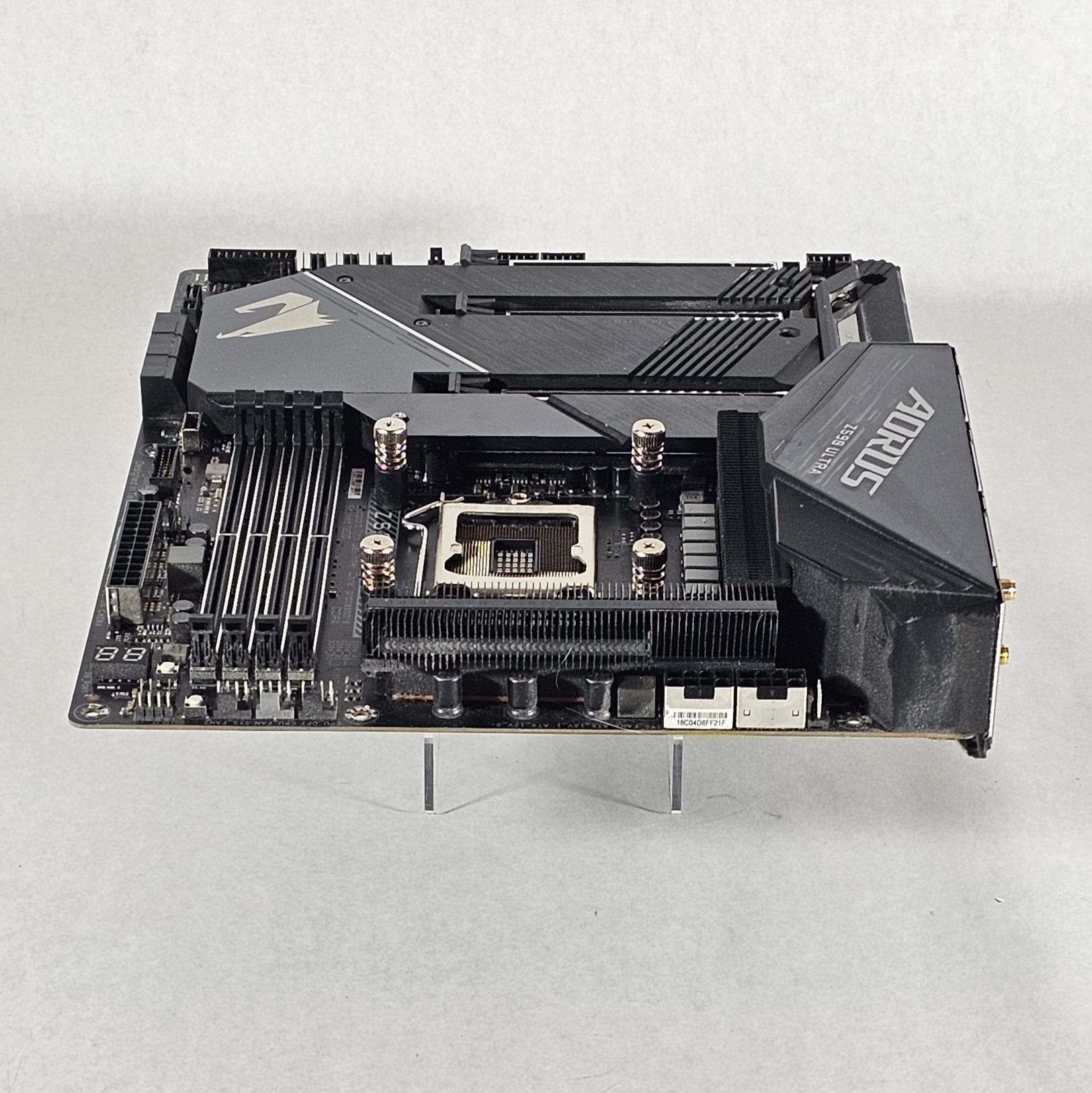 Gigabyte Z590 AORUS ULTRA DDR4 LGA1200 11th Gen Intel ATX Motherboard