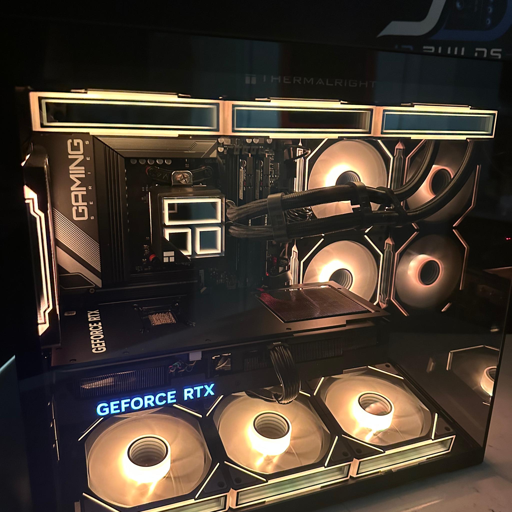 Ryzen 7 9700X / RTX 5070 Ti 16GB - O11 Dynamic Mini V2 Mid-Tower Black, 1TB M.2, 512GB M.2, 4TB SATA