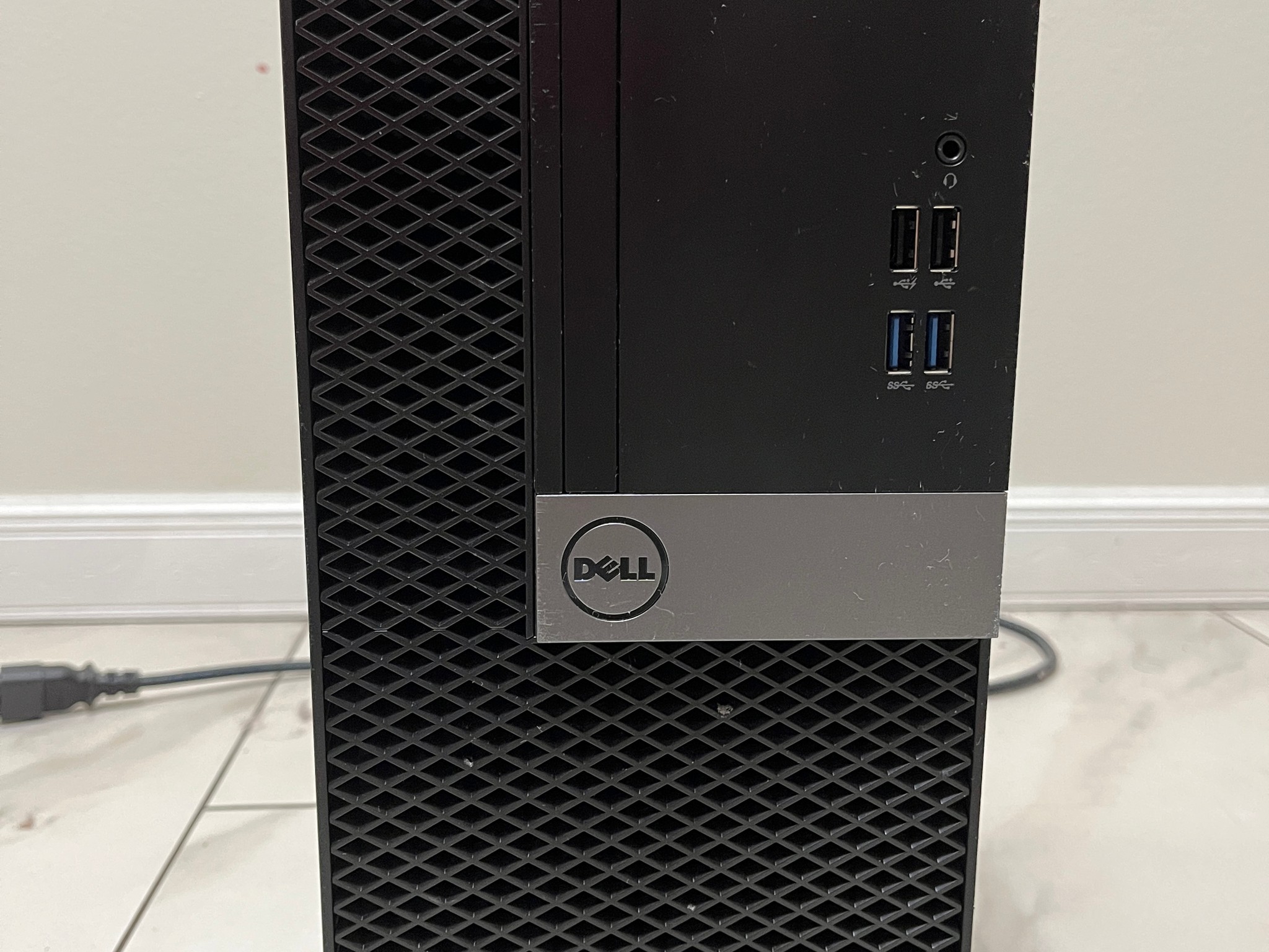 NVIDIA RTX 2070, Intel i7-6700, 16GB RAM, 1.1TB Storage - Dell Modded Gaming PC w/ Wi-Fi & BT
