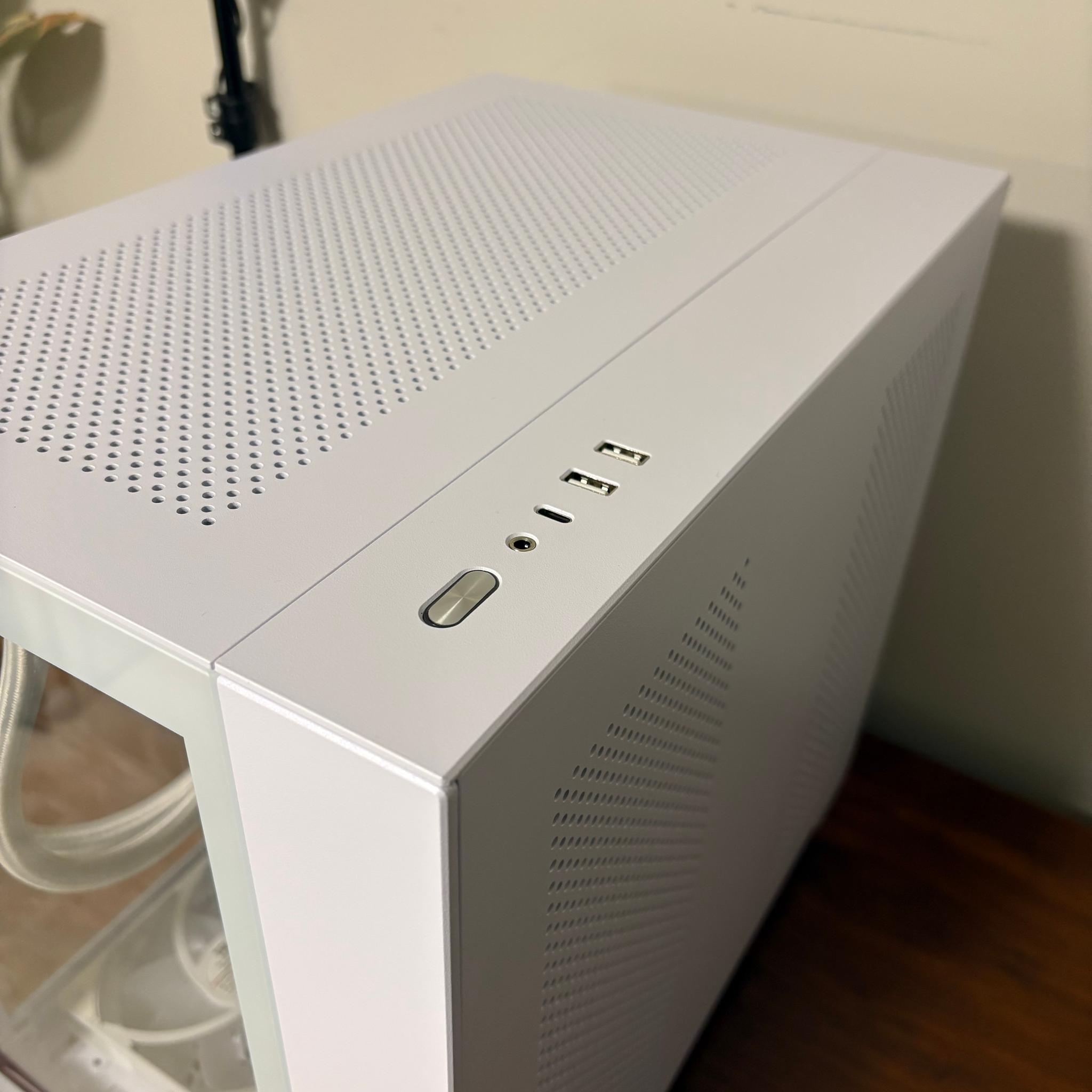 RTX 5080 | Ryzen 7 7800X3D | 64GB DDR5 | 2TB NVMe | 850W Gold | Lian Li O11 Dynamic Mini (White)