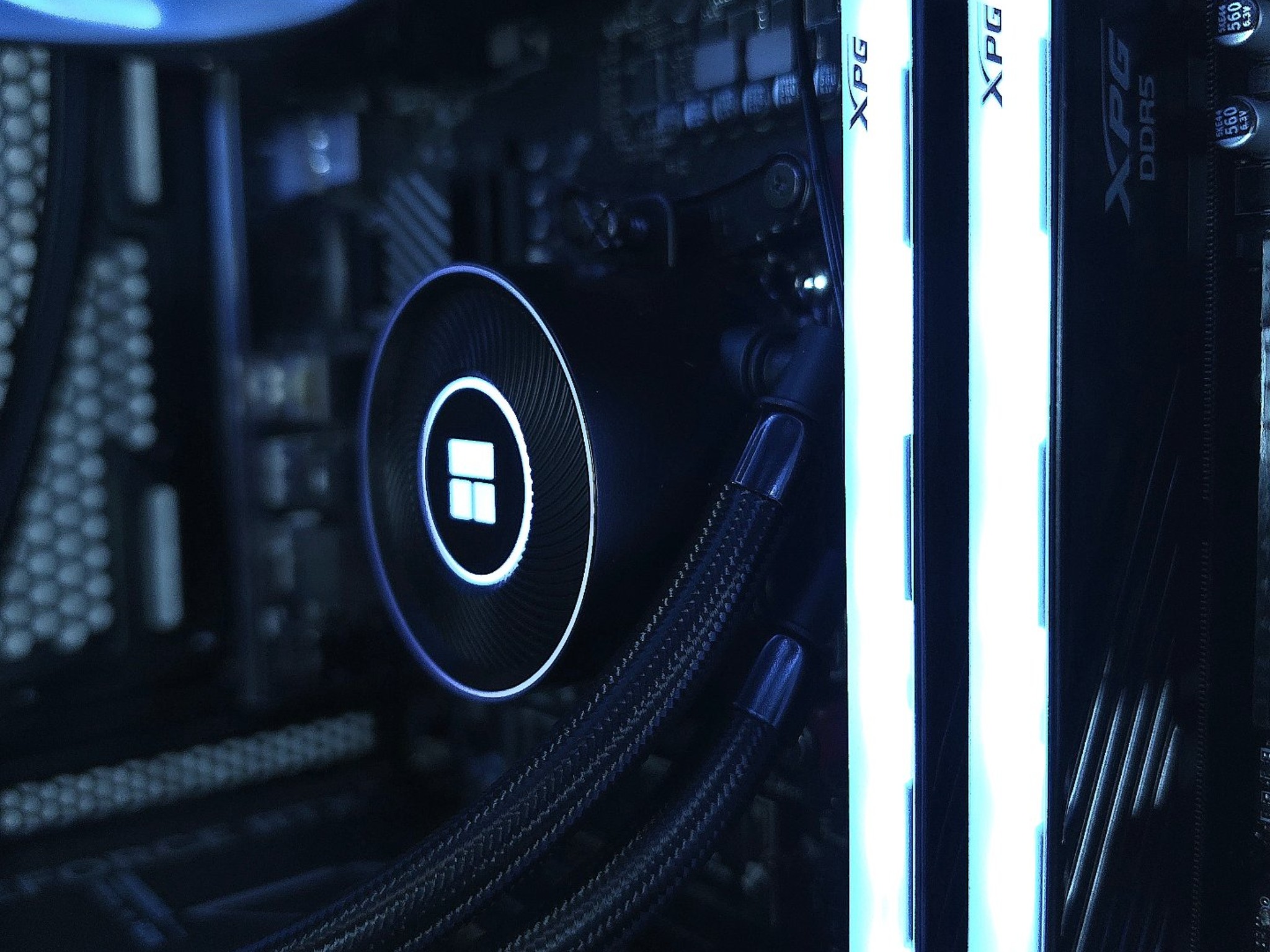 ASUS RTX 5070 🖤 Ryzen 7 9800X3D