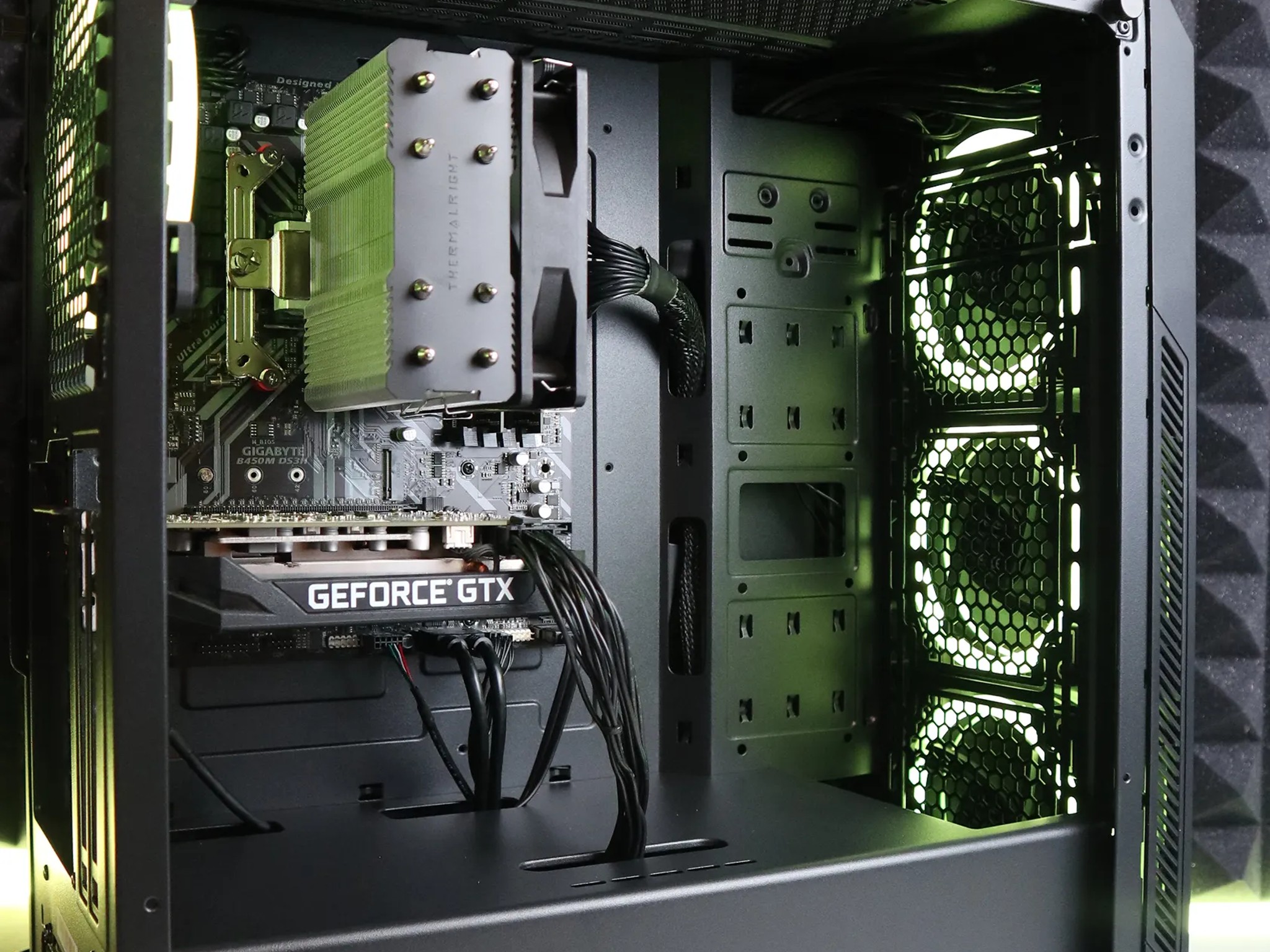 Edge | Ryzen 5 1600/GTX 1660S Gaming PC
