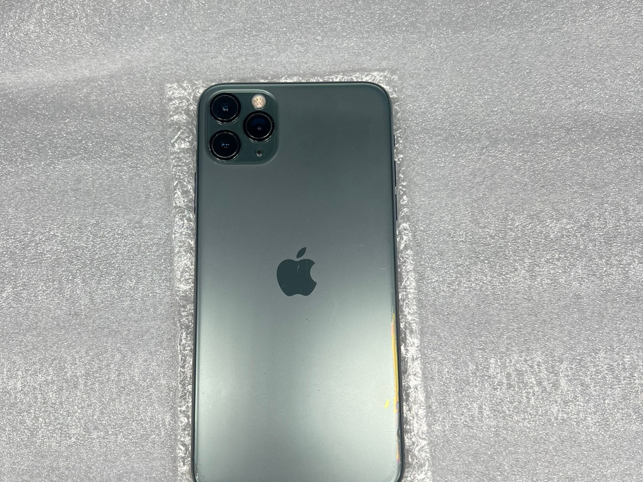 Apple iPhone 11 Pro Max – Unlocked – 64 GB – Midnight Green (Read Description)