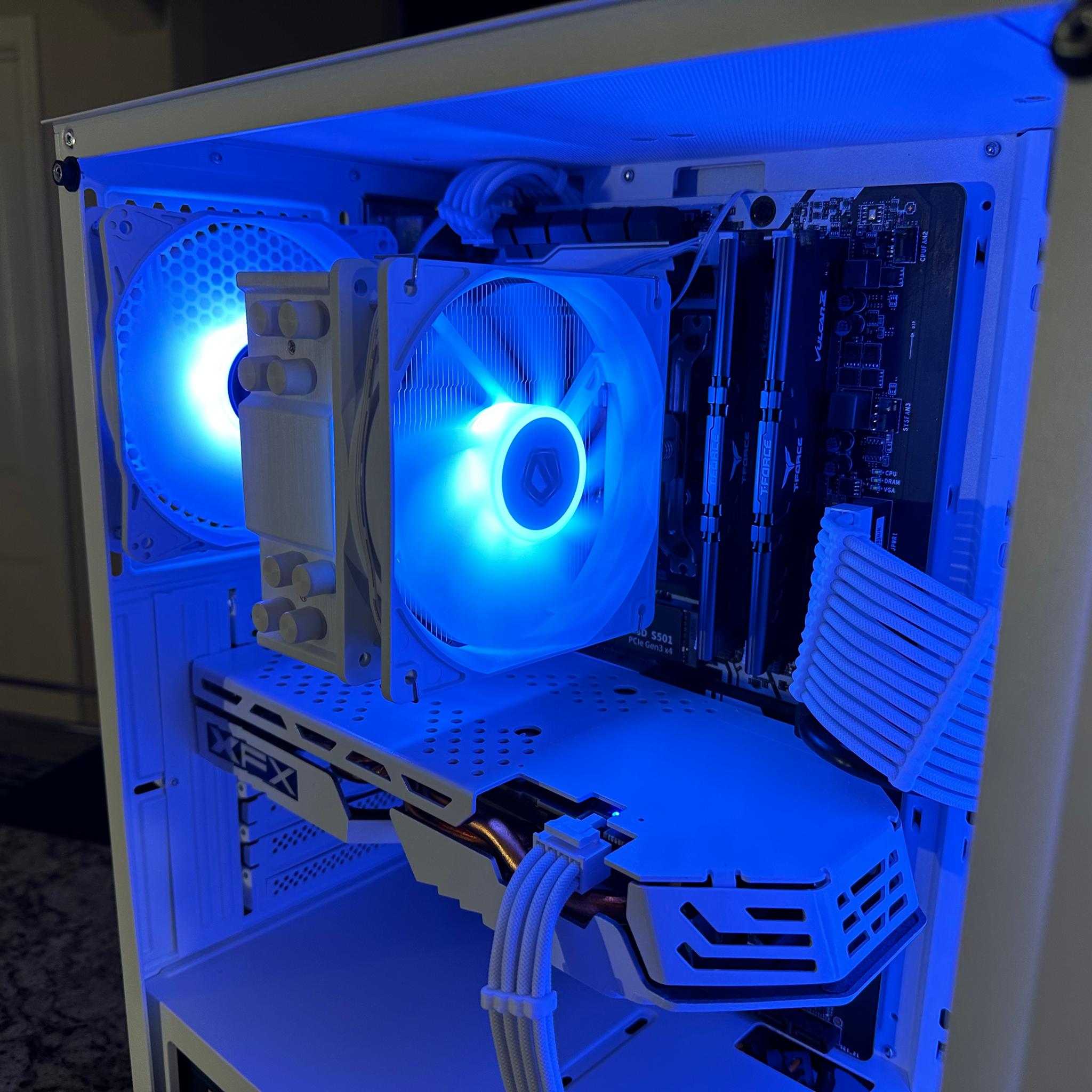 RGB Gaming PC Intel i5-6600k / RX 580 8gb / 16gb Ram
