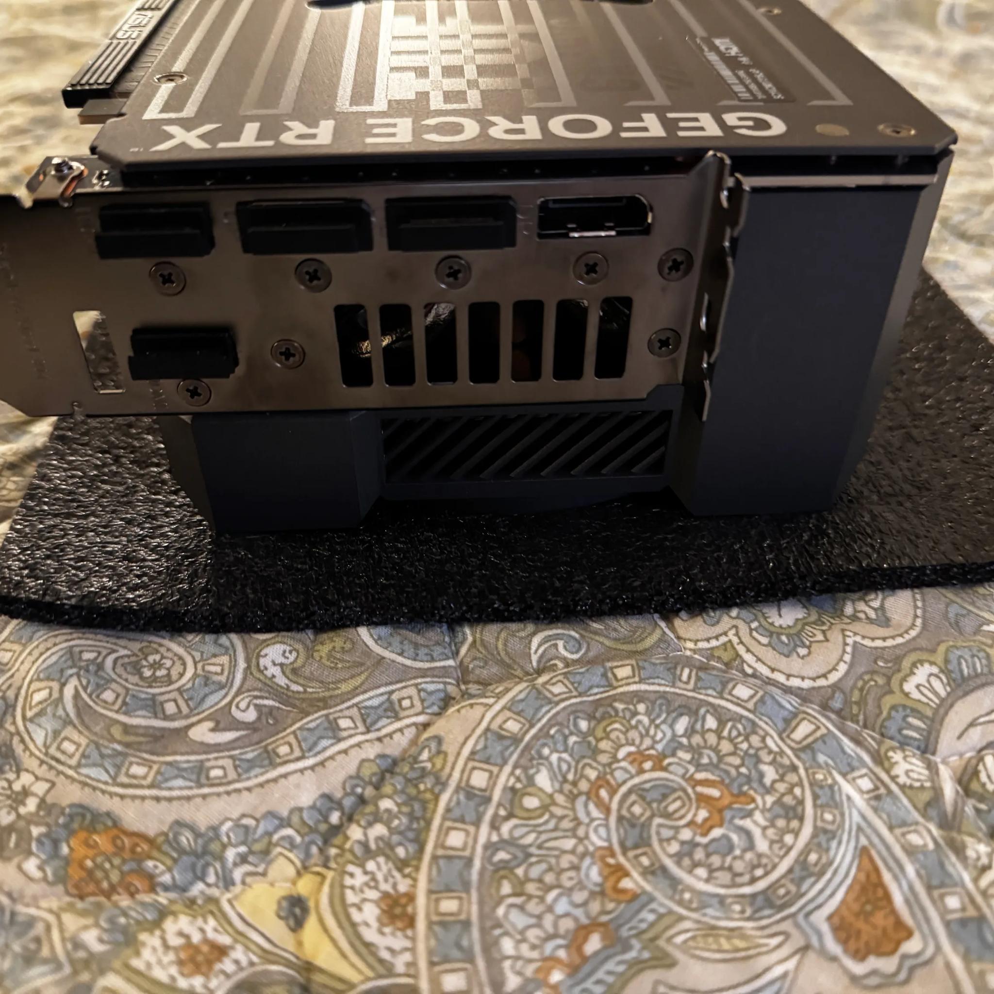 ASUS - TUF Gaming NVIDIA GeForce RTX 5080 16GB GDDR7 PCI Express 5.0 Graphics