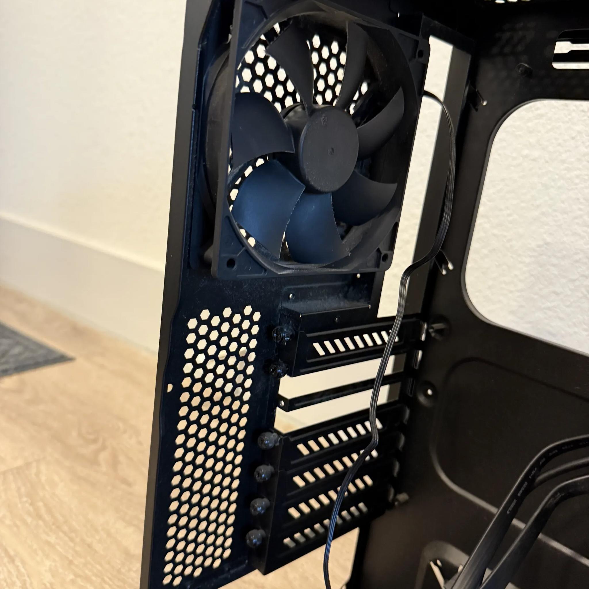 Corsair Carbide Series 200R ATX Mid Tower; Original Case Fans; Asus DRW-24B1ST/BLK/B/AS DVD/CD