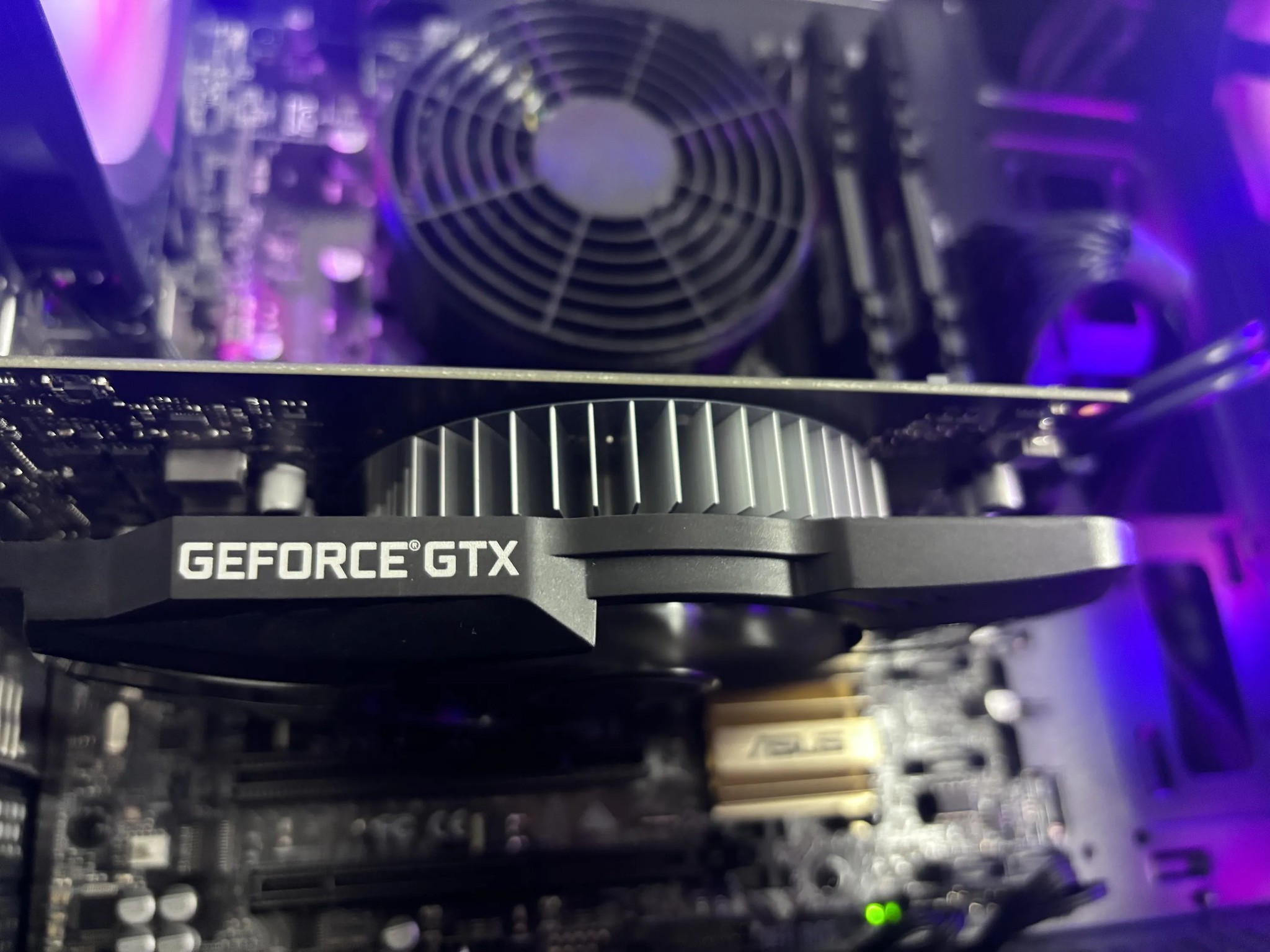 ⚫⚪| GTX 1650 4GB | INTEL i5 6600 | 16GB DDR4 RAM | 1TB NVME SSD | Silver Bullet |