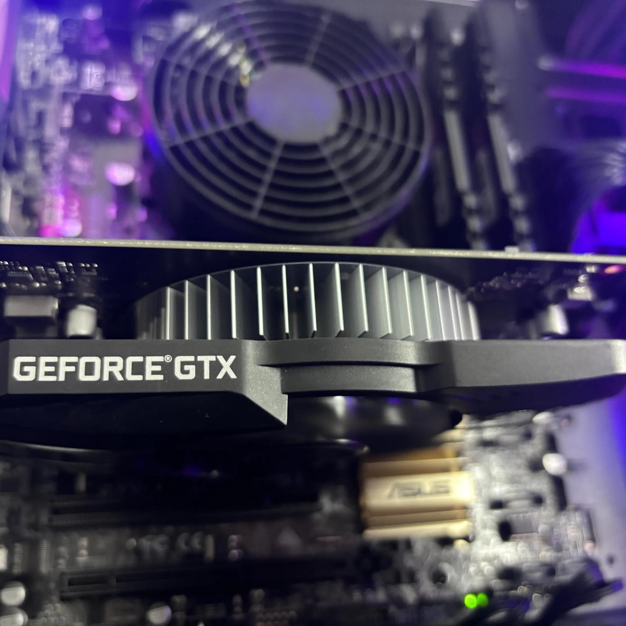 ⚫⚪| GTX 1650 4GB | INTEL i5 6600 | 16GB DDR4 RAM | 1TB NVME SSD | Silver Bullet |