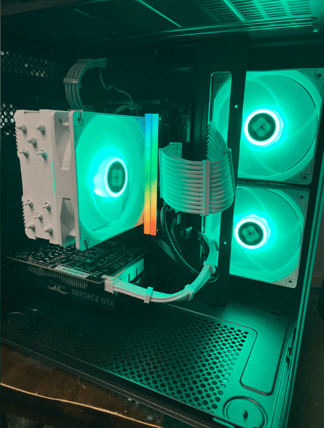 Intel i5 9500 |GTX 1650 Super | 16 GB DDR4 RAM