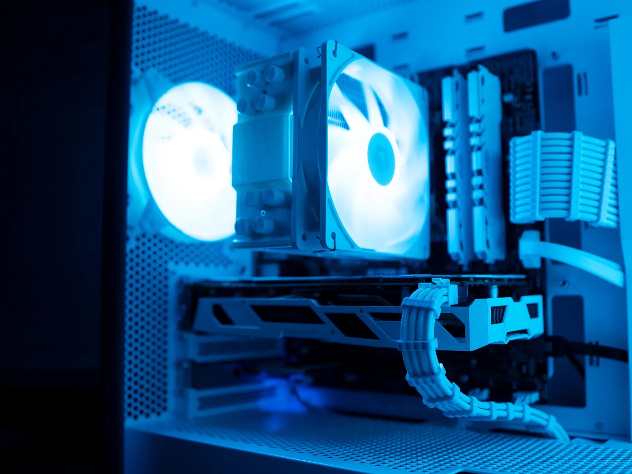 ❄️🌨| INTEL i5 7600K | RX 480 | 16GB DDR4 RAM | 1TB Western Digital SSD | Arctic Freeze |