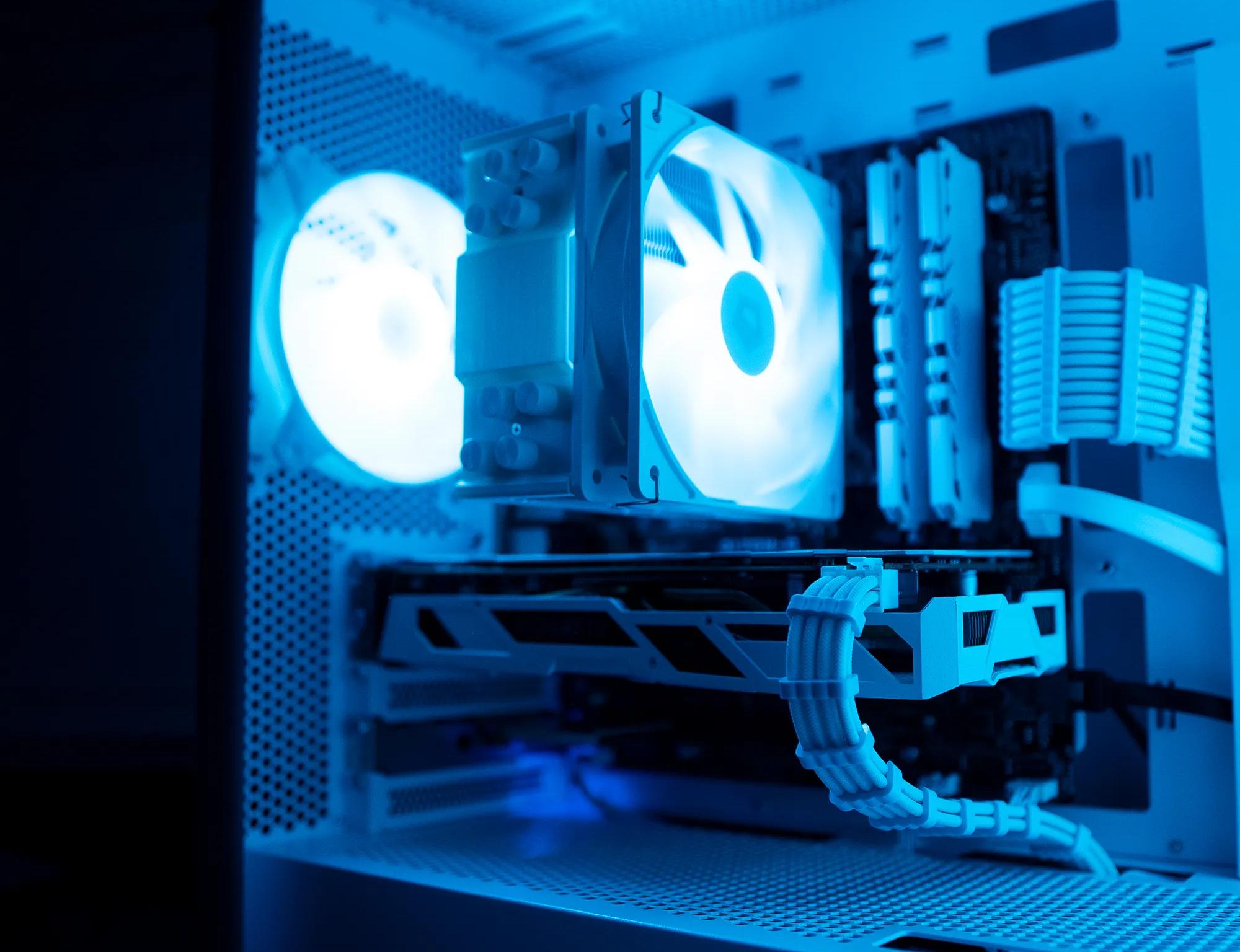 ❄️🌨| INTEL i5 7600K | RX 480 | 16GB DDR4 RAM | 1TB Western Digital SSD | Arctic Freeze |