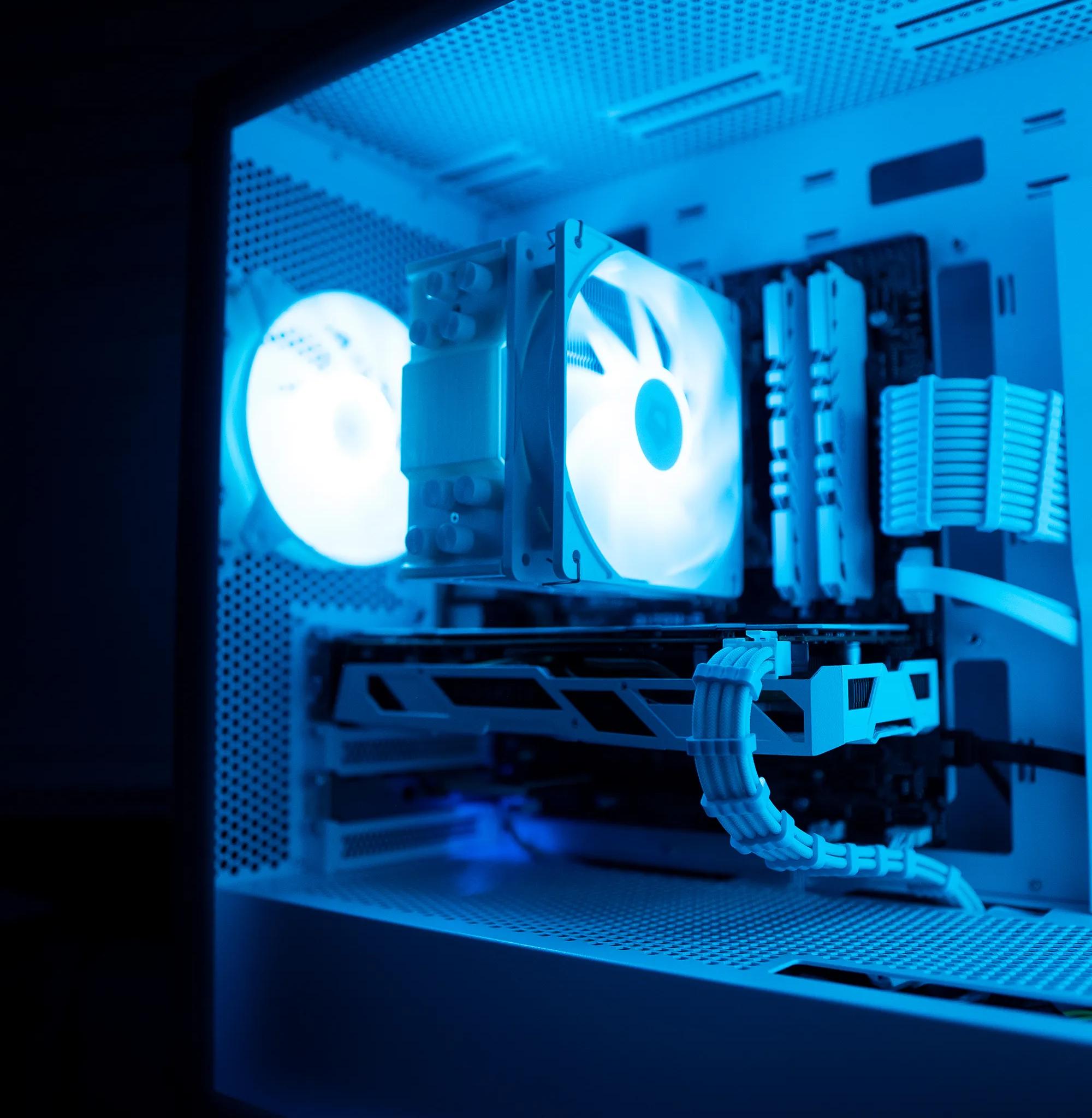 ❄️🌨| INTEL i5 7600K | RX 480 | 16GB DDR4 RAM | 1TB Western Digital SSD | Arctic Freeze |