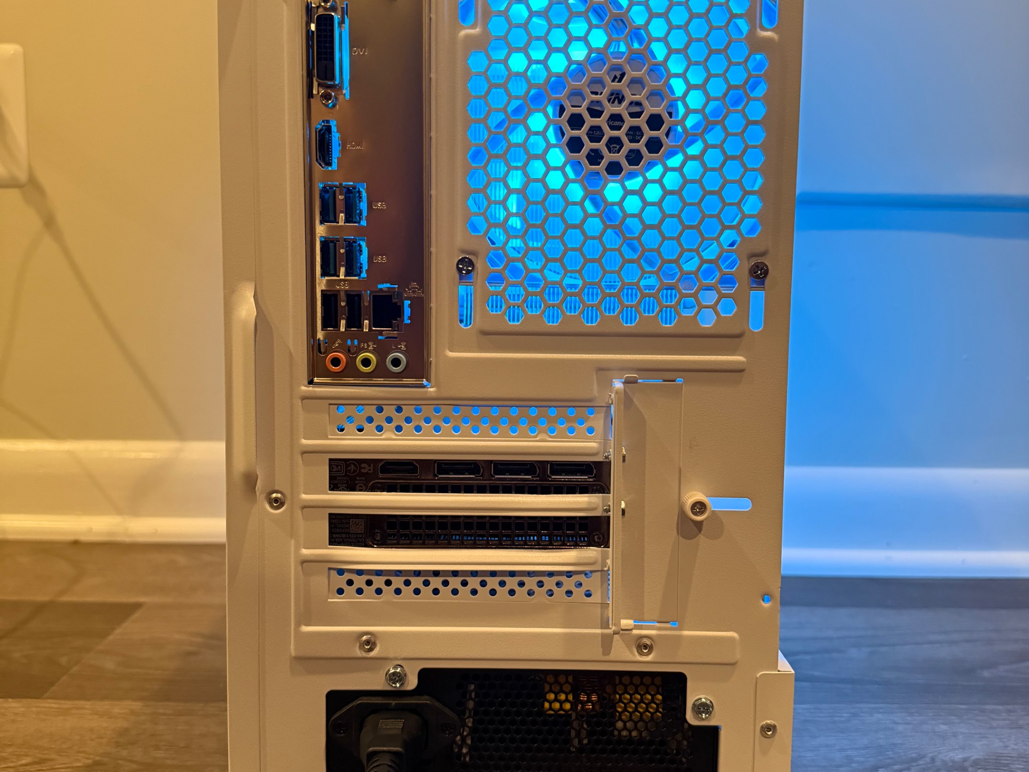 RTX 3060 Ti, Ryzen 5 5600X Gaming PC