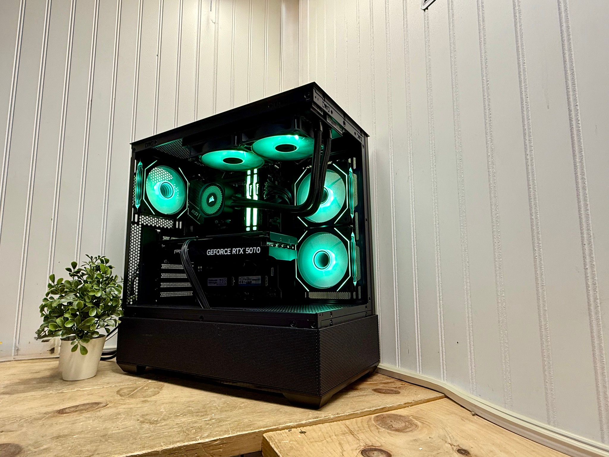 BLACK FRIDAY WEEK 1 DARK FORCE 13700kf/5070/32g ddr5/2TB NVME+2TB SSD/750watt psu/240mm AIO