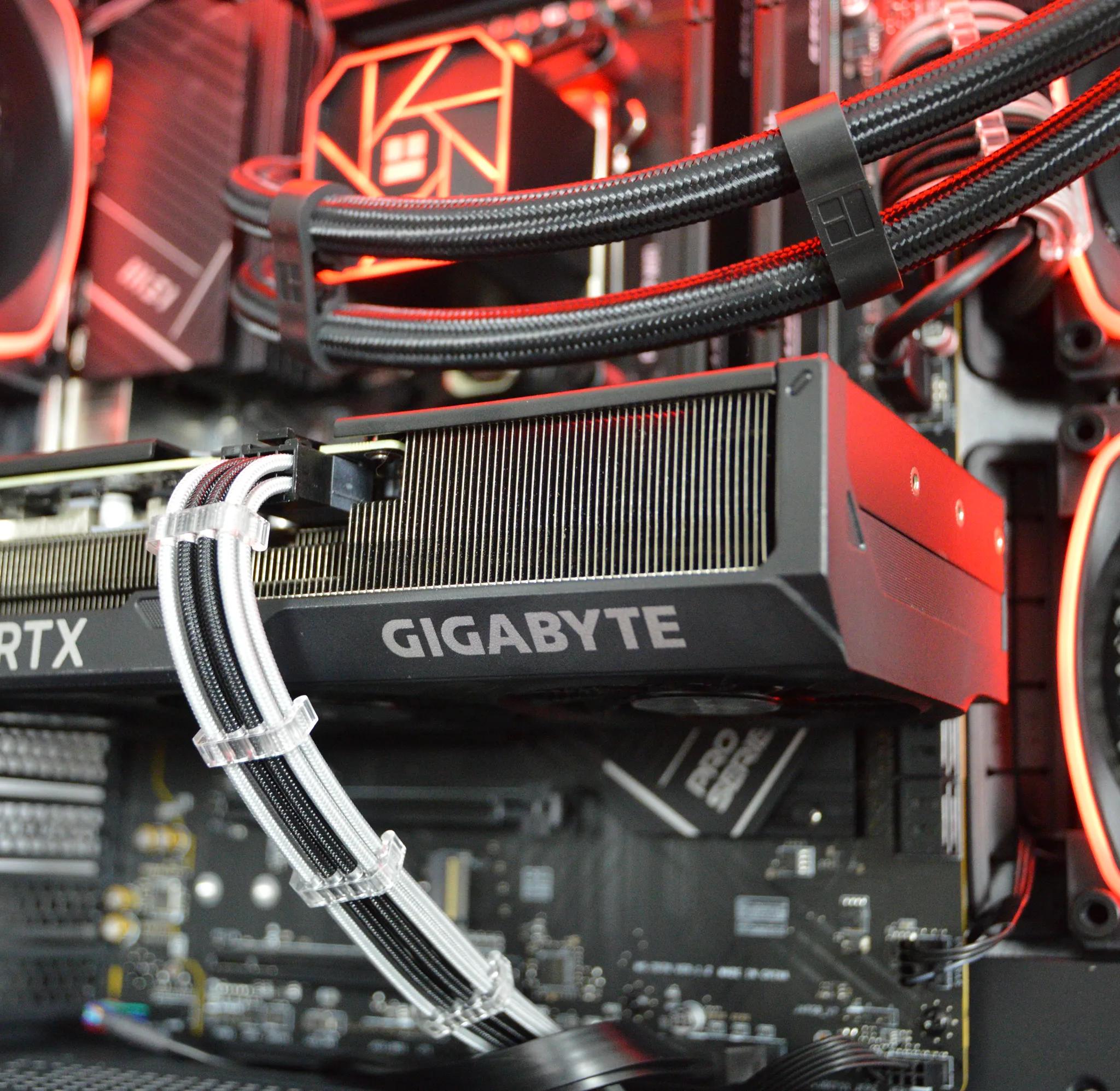⚡⚡| RTX 4070 12GB| RYZEN 7 7700X | 32 GB DDR5 RAM | 2TB NVME SSD | Electric Night |