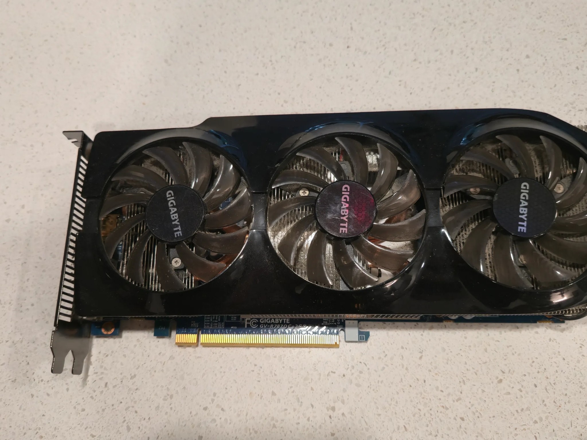 GIGABYTE AMD Radeon HD 7870 2 GB GDDR5
