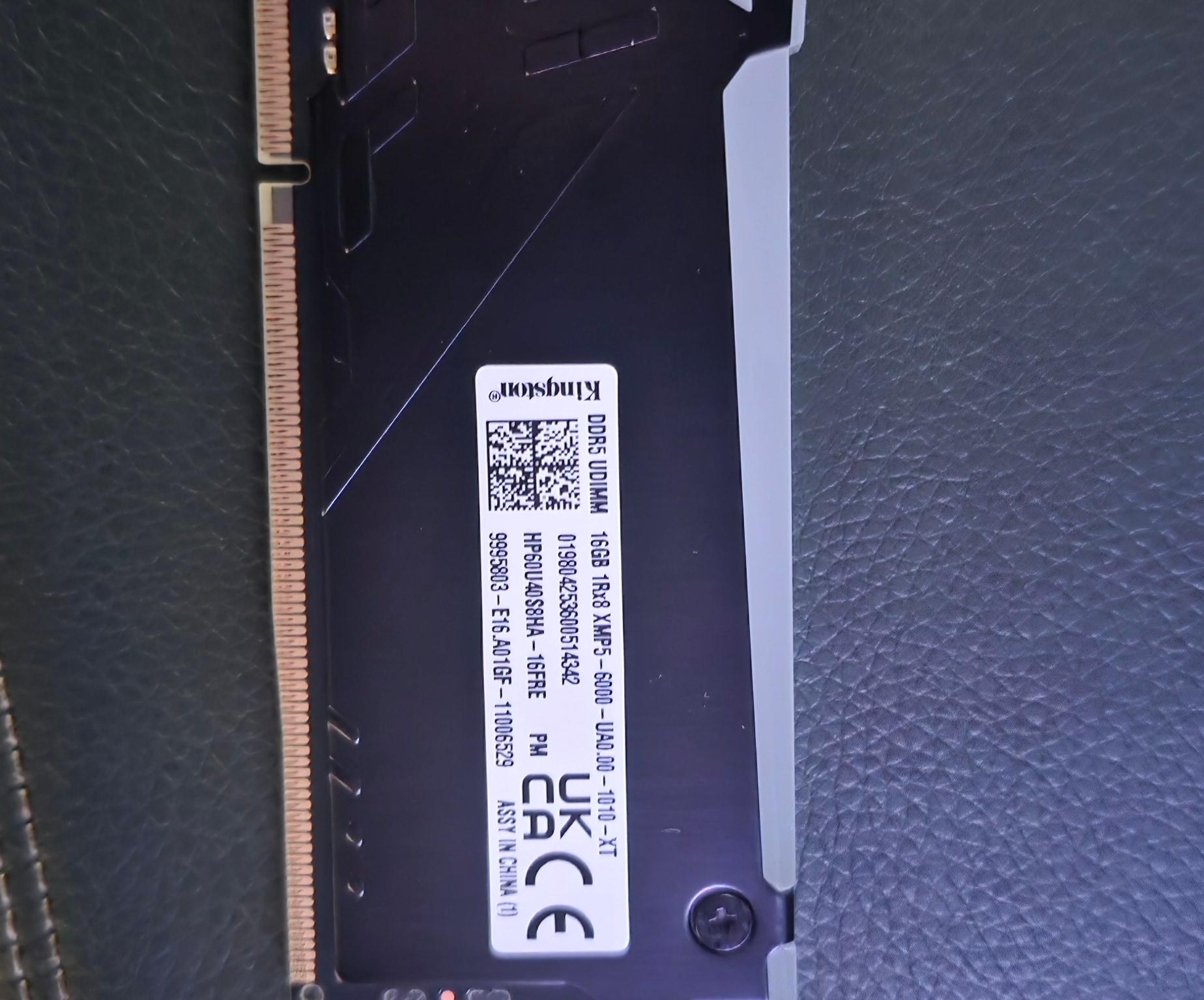 64GB DDR5 6000MHZ (16Gx4) - Kingston Fury RGB