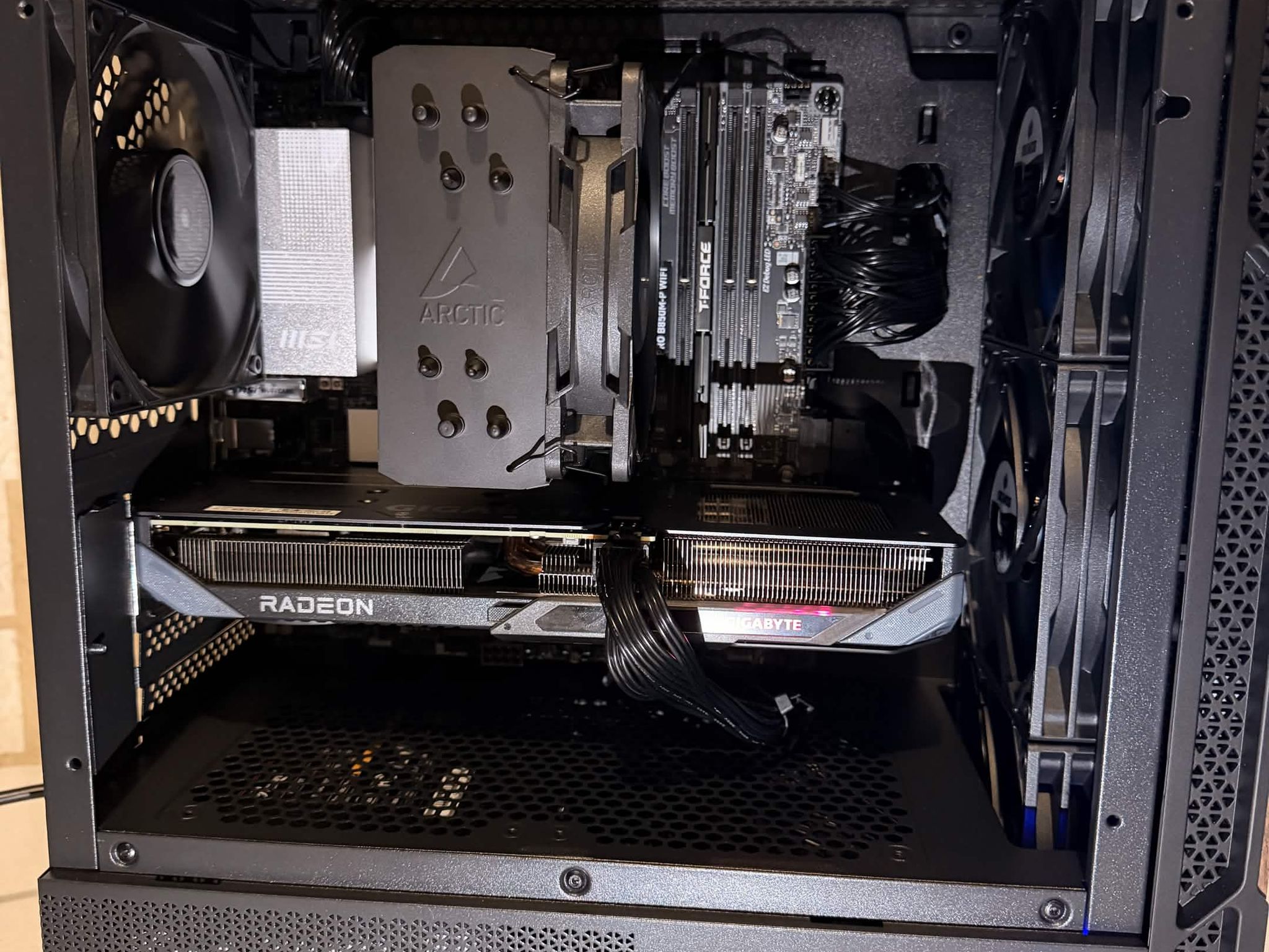 Radeon RX 9060 XT 16GB Custom Gaming PC - Ryzen 5 7500F, 16GB RAM
