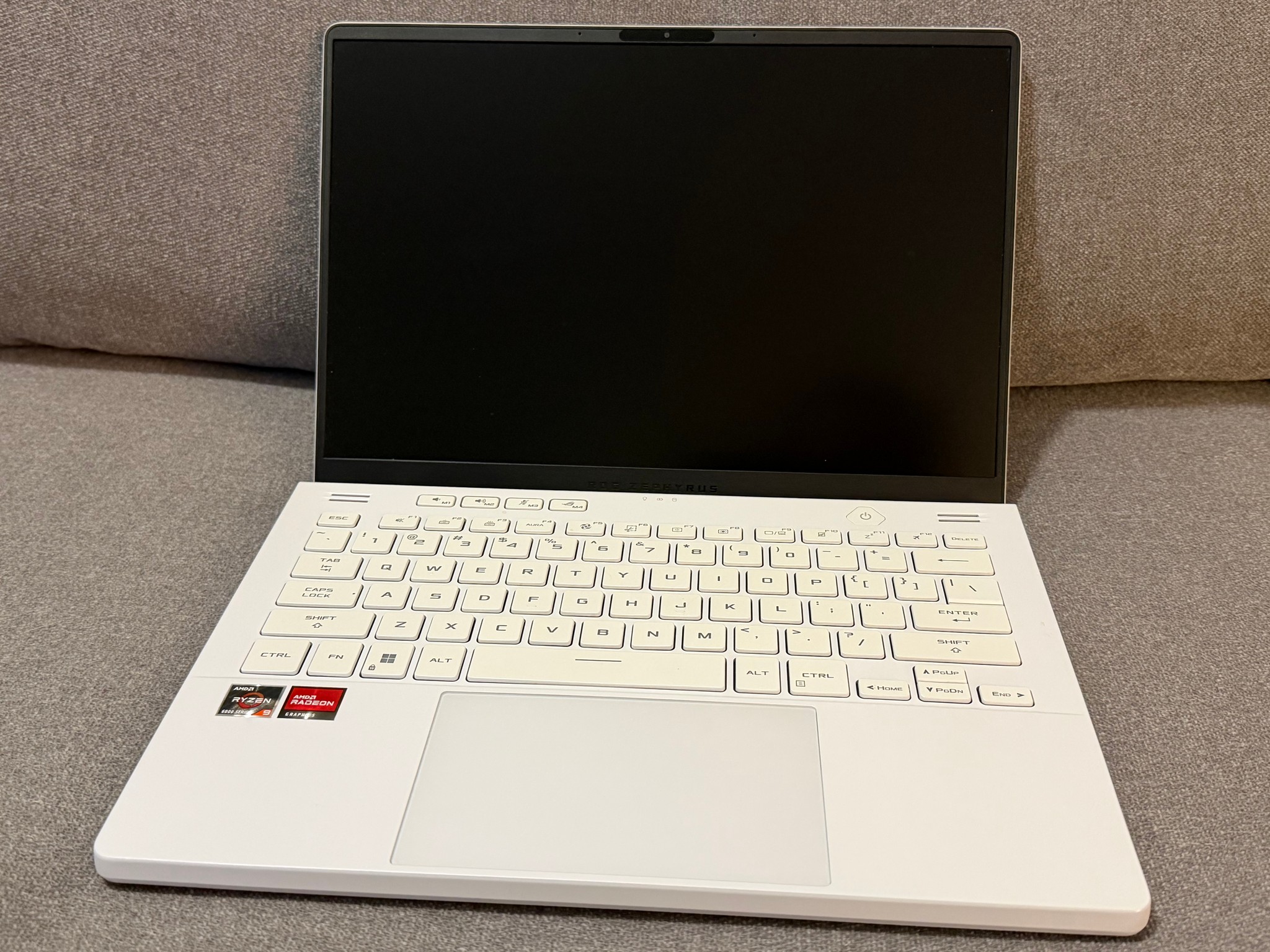 2022 ASUS ROG Zephyrus G14 - Ryzen 9 6900HS/Radeon RX 6700S/40 GB RAM - UPGRADED RAM