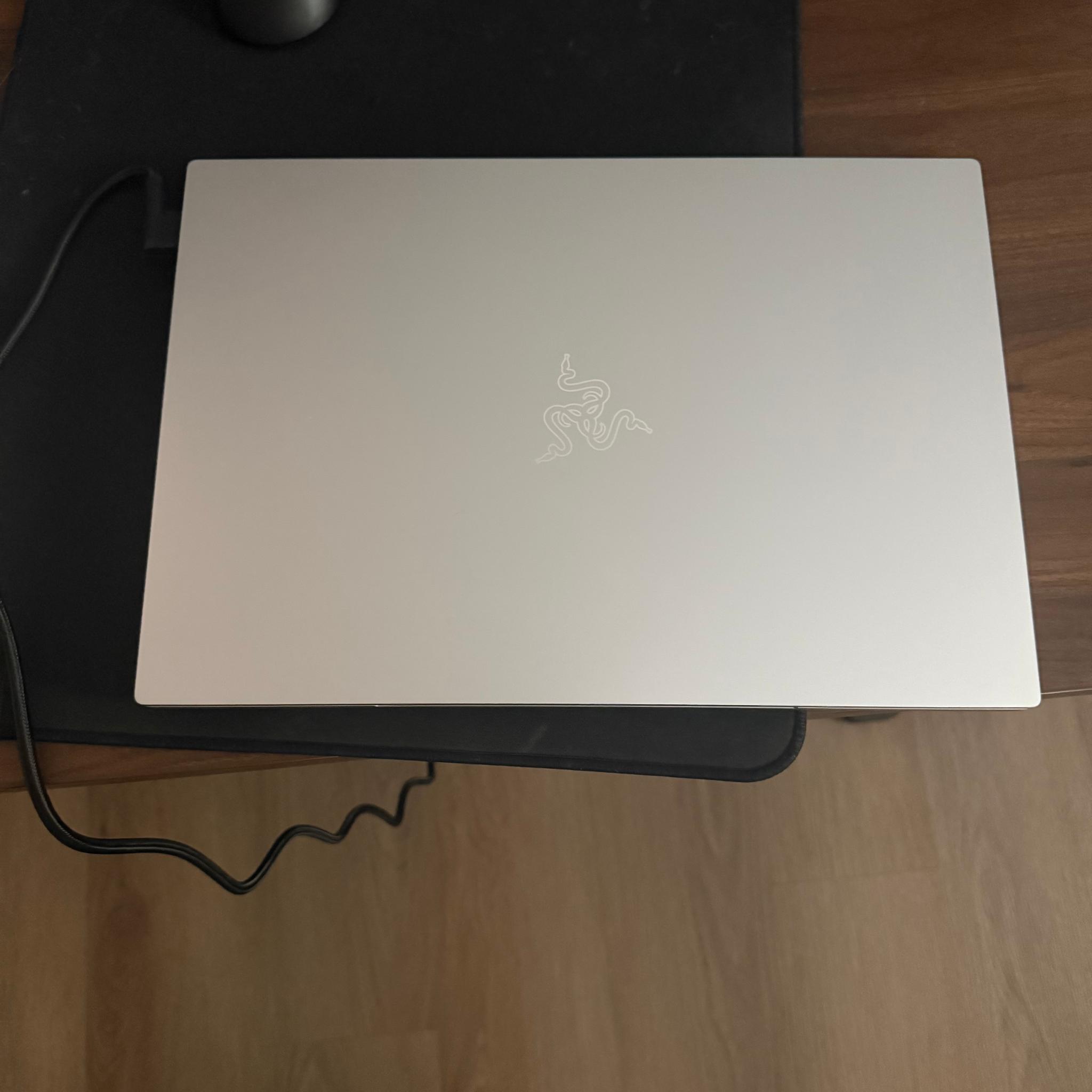 Razer Blade 16 4080 i9-13950HX 32 GB RAM 4K+/FHD+ 120/240 Hz