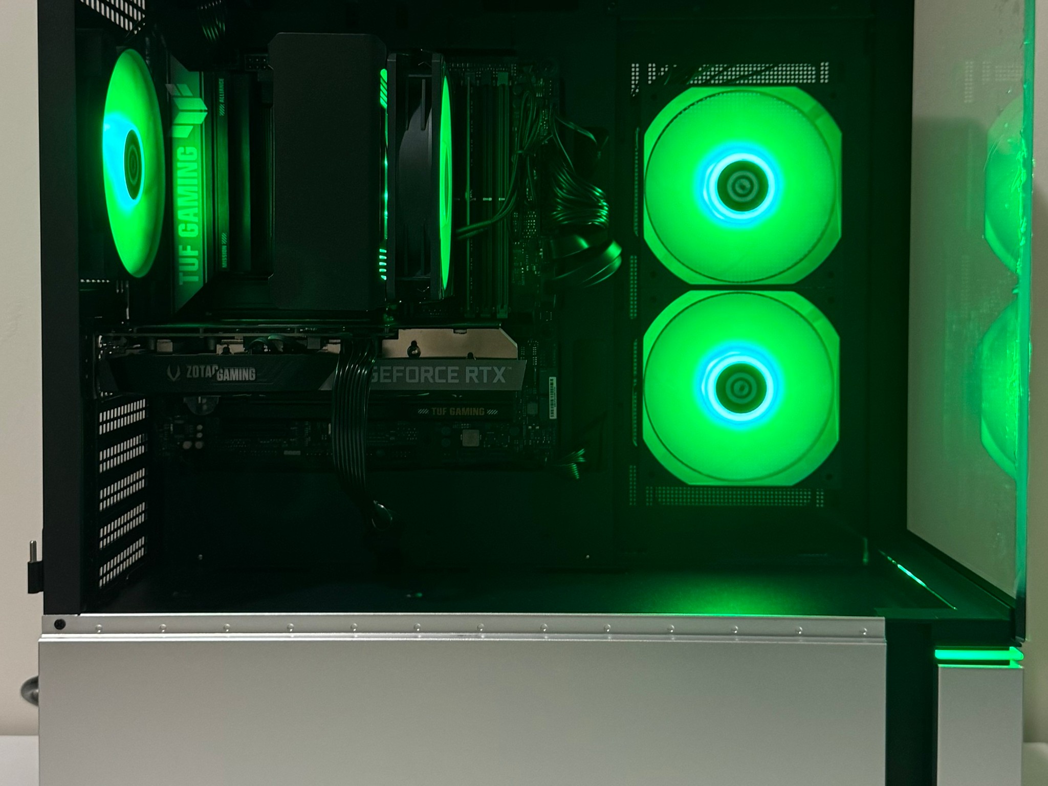 Intel Core Ultra 5 225F 32GB DDR5 GeForce RTX 3060 12GB 1TB NVMe SSD ASUS TUF GAMING B860M-PLUS WIFI