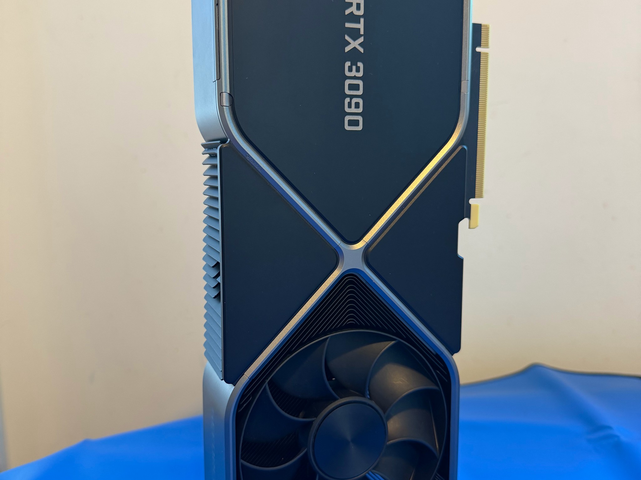 NVIDIA GeForce RTX 3090 Founders Edition – Excellent Condition – Original Owner