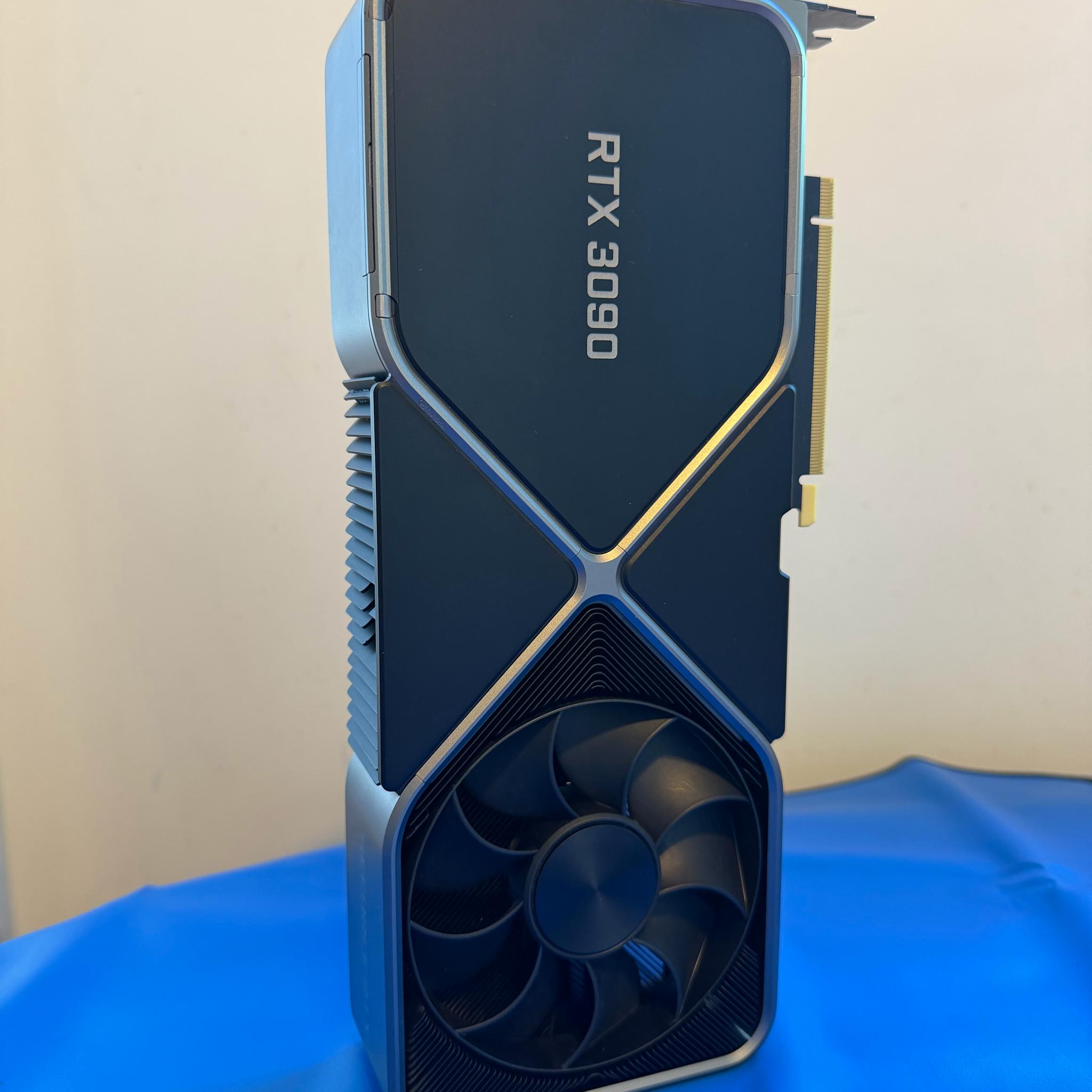 NVIDIA GeForce RTX 3090 Founders Edition – Excellent Condition – Original Owner