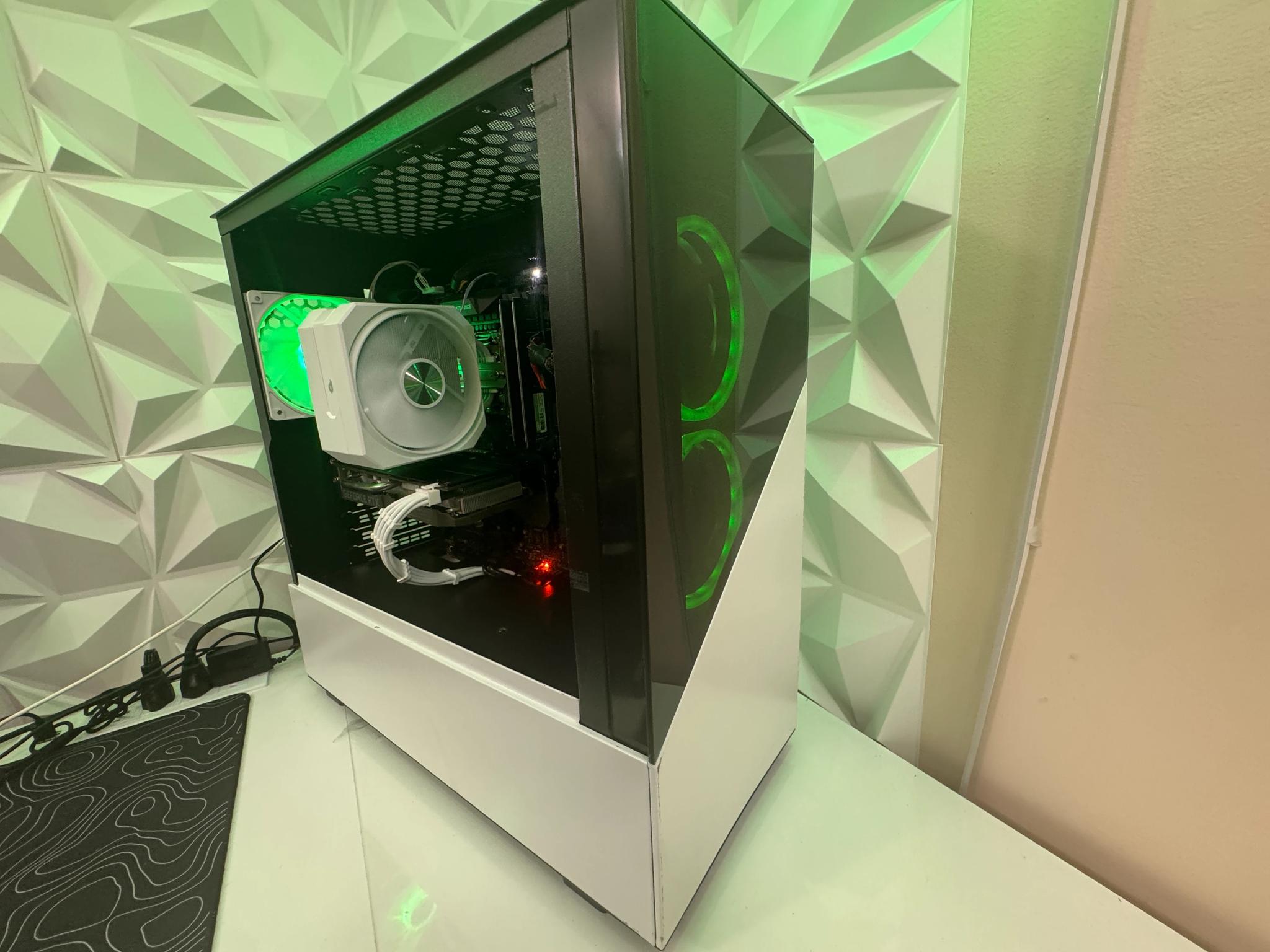 ⚪️ Clean White RTX 2060 Super 8GB + intel i7 Gaming PC | 32GB DDR4 RAM | 512GB M.2 SSD |