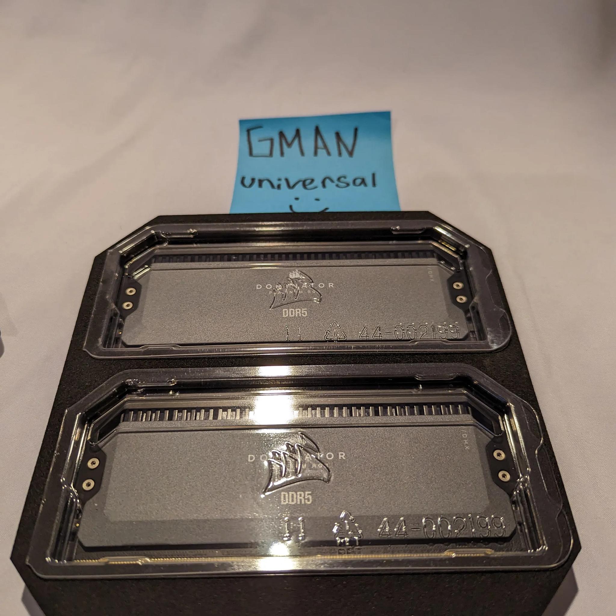 CORSAIR DOMINATOR PLATINUM RGB DDR5 RAM 32GB (2x16GB) 6000MHz