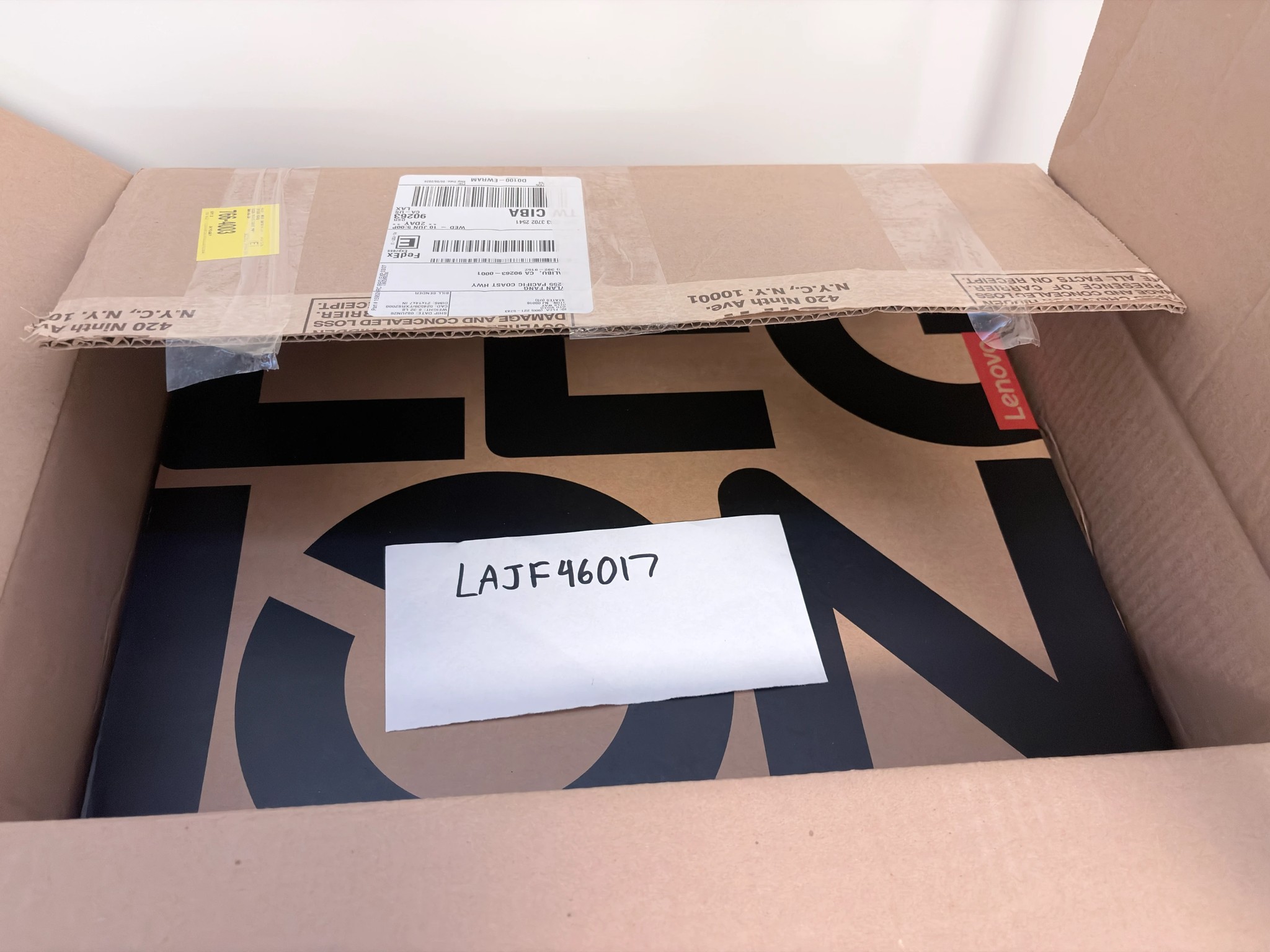 2025 Lenovo Legion 5i Gen 10 15-inch Gaming Laptop (255HX, 5060, 32GB RAM, 1TB SSD, 165Hz OLED)