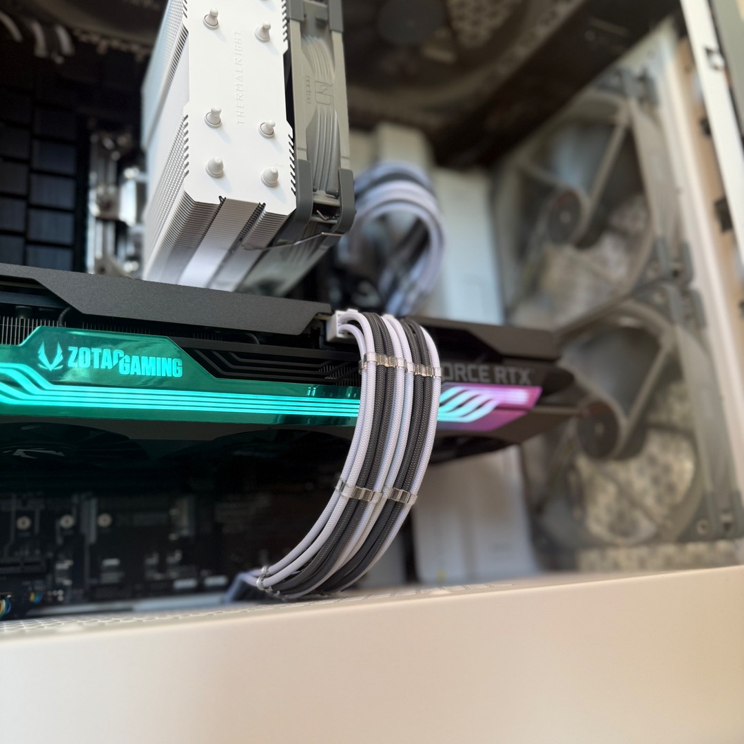 🔘Redux🔘 RTX 3080 Ti | Ryzen 5 7600X | 32GB DDR5 | 3TB SSD | Jawa