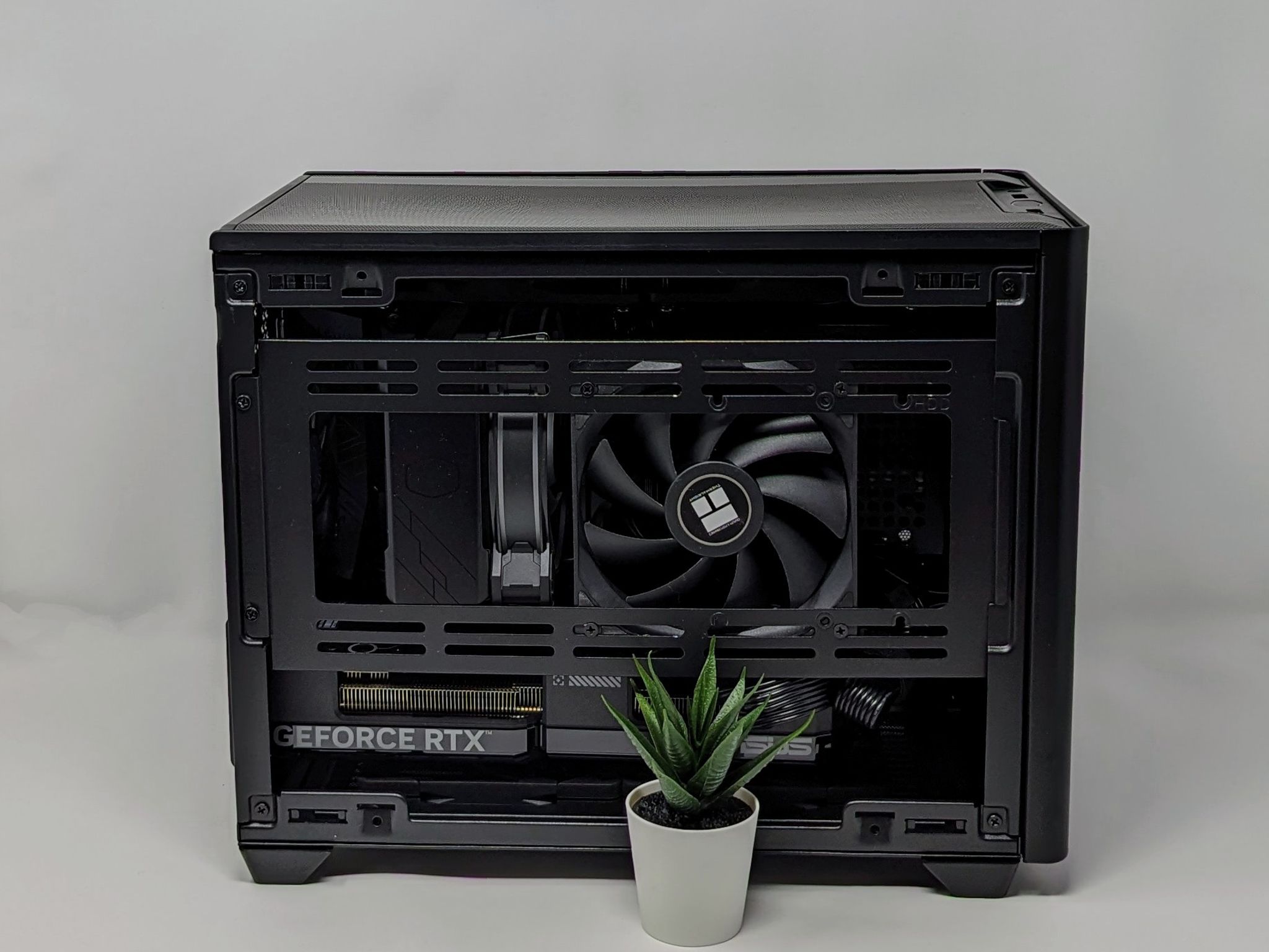 Minimalist Power ITX | RTX 4070 | Intel i5-12600K | 32gb RAM | 4TB Gen 4 NVMe SSD