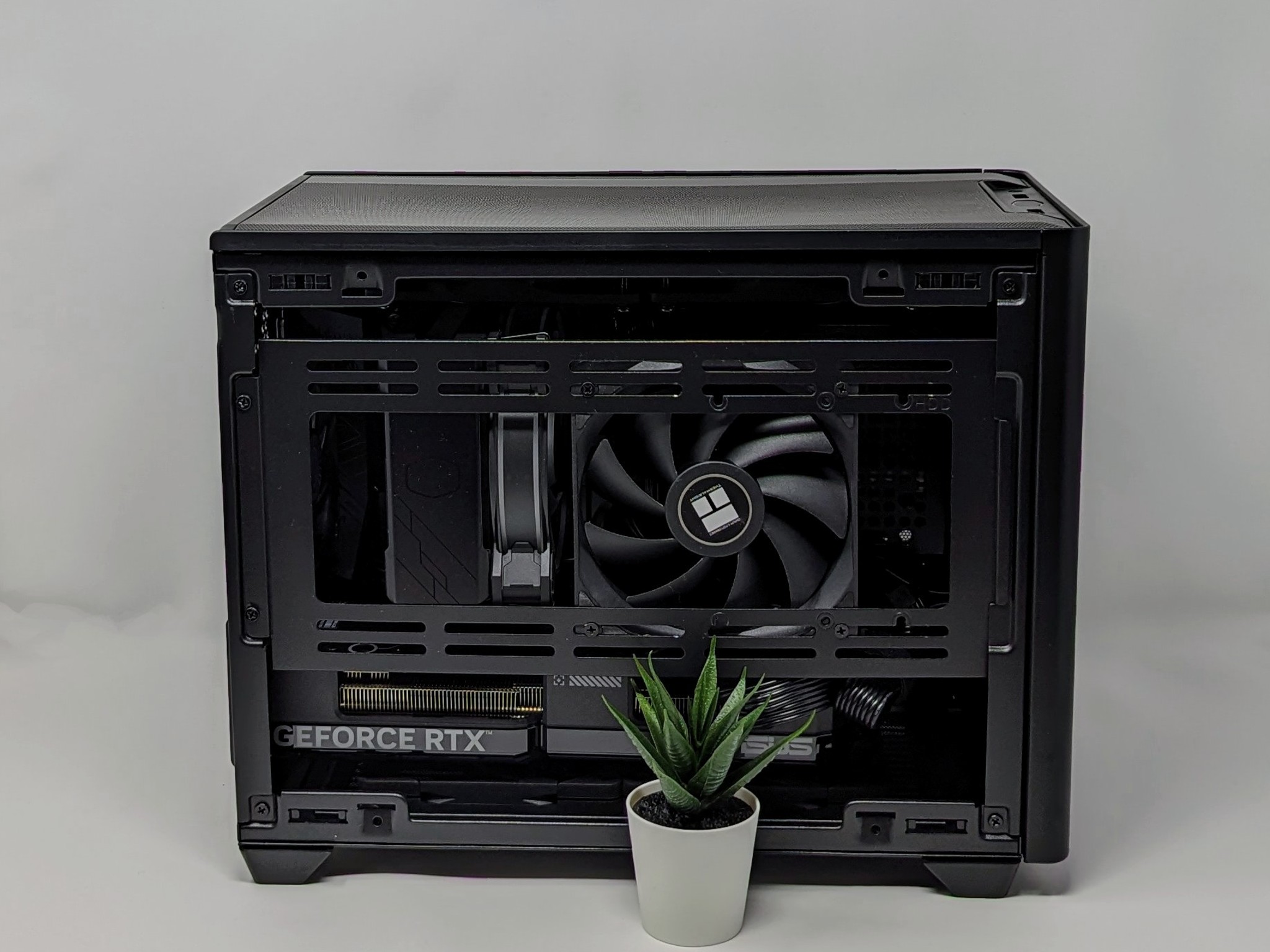 Minimalist Power ITX | RTX 4070 | Intel i5-12600K | 32gb RAM | 4TB Gen 4 NVMe SSD