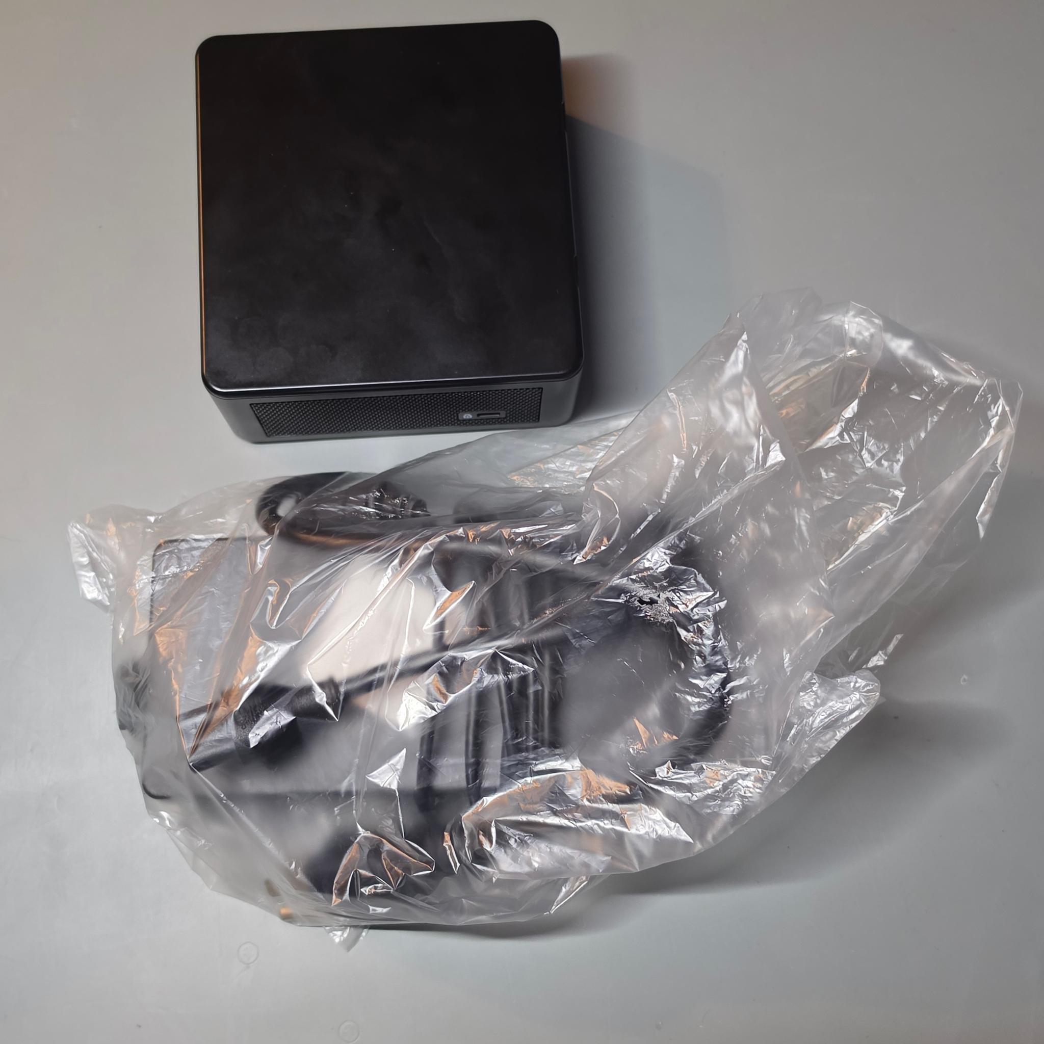 Intel NUC SWNUC11PAHi700 i7 1165G7 + 32gb DDR4 + 512gb ssd + PCIE 5.0 GPU Dock
